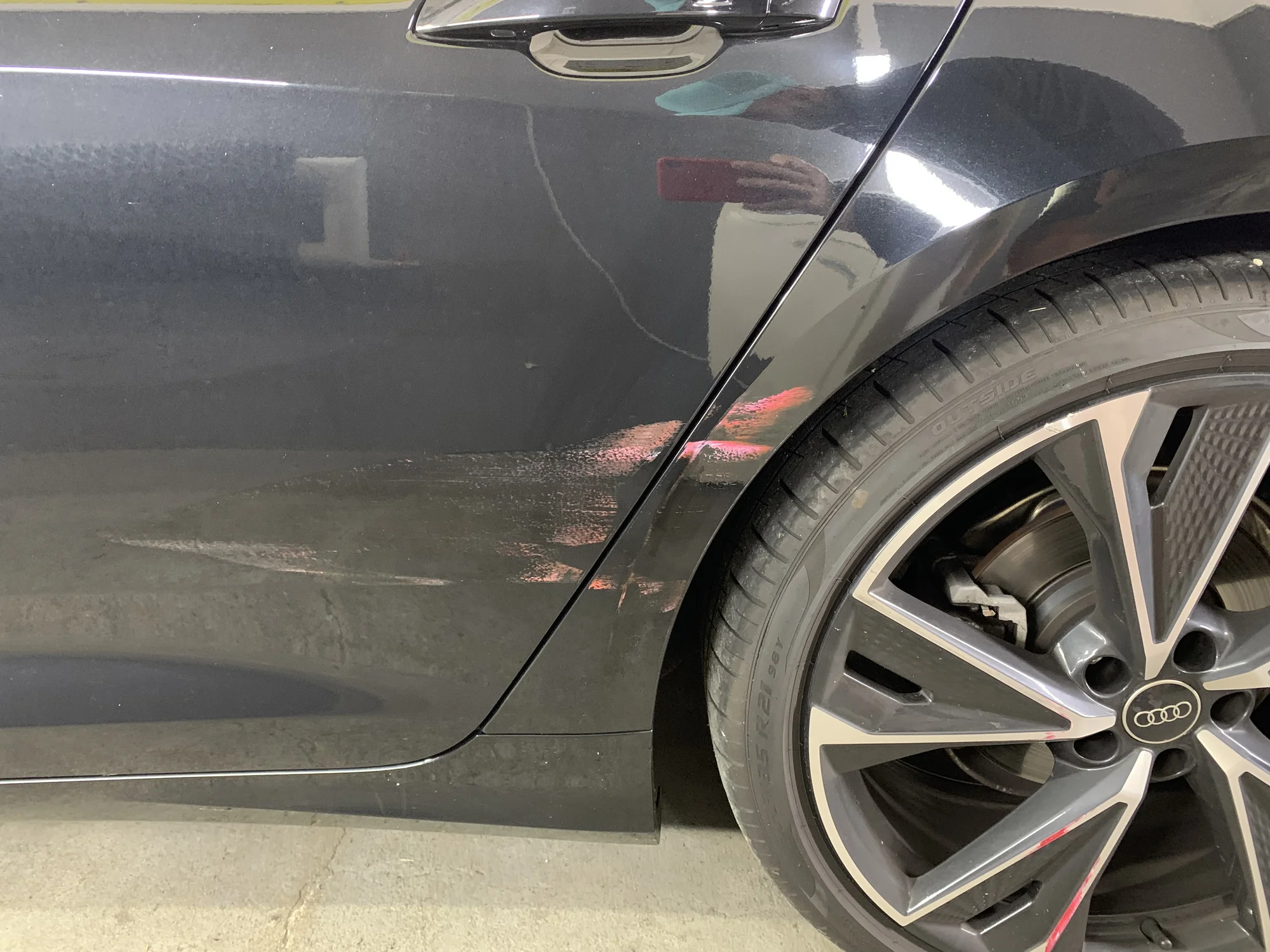 Detailní čištění exteriéru a interiéru auta s roční ochranou: zářivý lesk a špičková péče o každý vůz