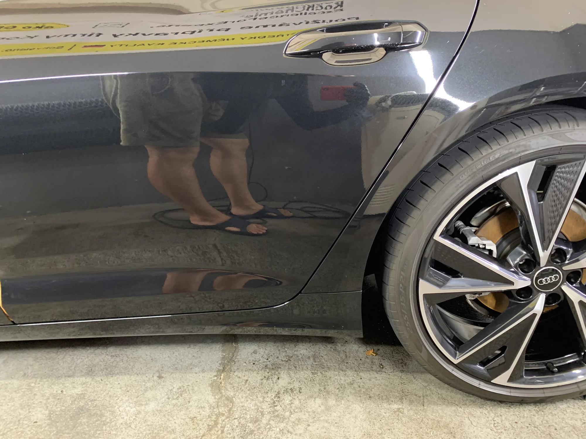 Detailní čištění exteriéru a interiéru auta s roční ochranou: zářivý lesk a špičková péče o každý vůz