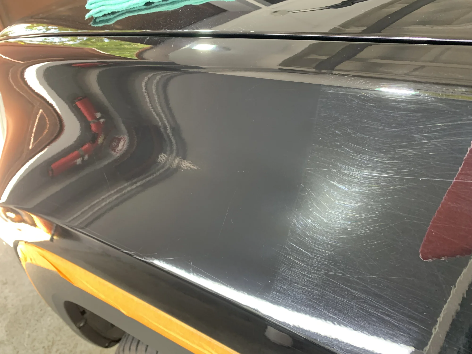 Detailní čištění exteriéru a interiéru auta s roční ochranou: zářivý lesk a špičková péče o každý vůz