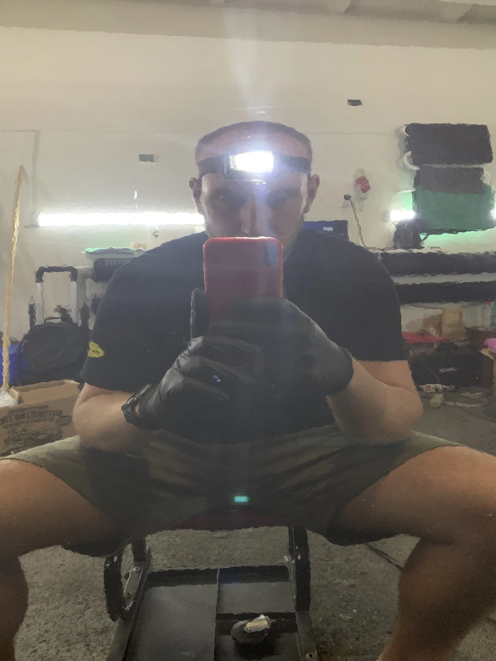 Detailní čištění exteriéru a interiéru auta s roční ochranou: zářivý lesk a špičková péče o každý vůz