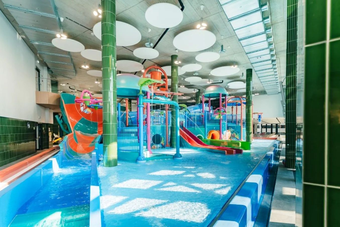 Dovolená s dětmi u Baltu: polopenze, vnitřní bazén a sauny, hřiště a herna