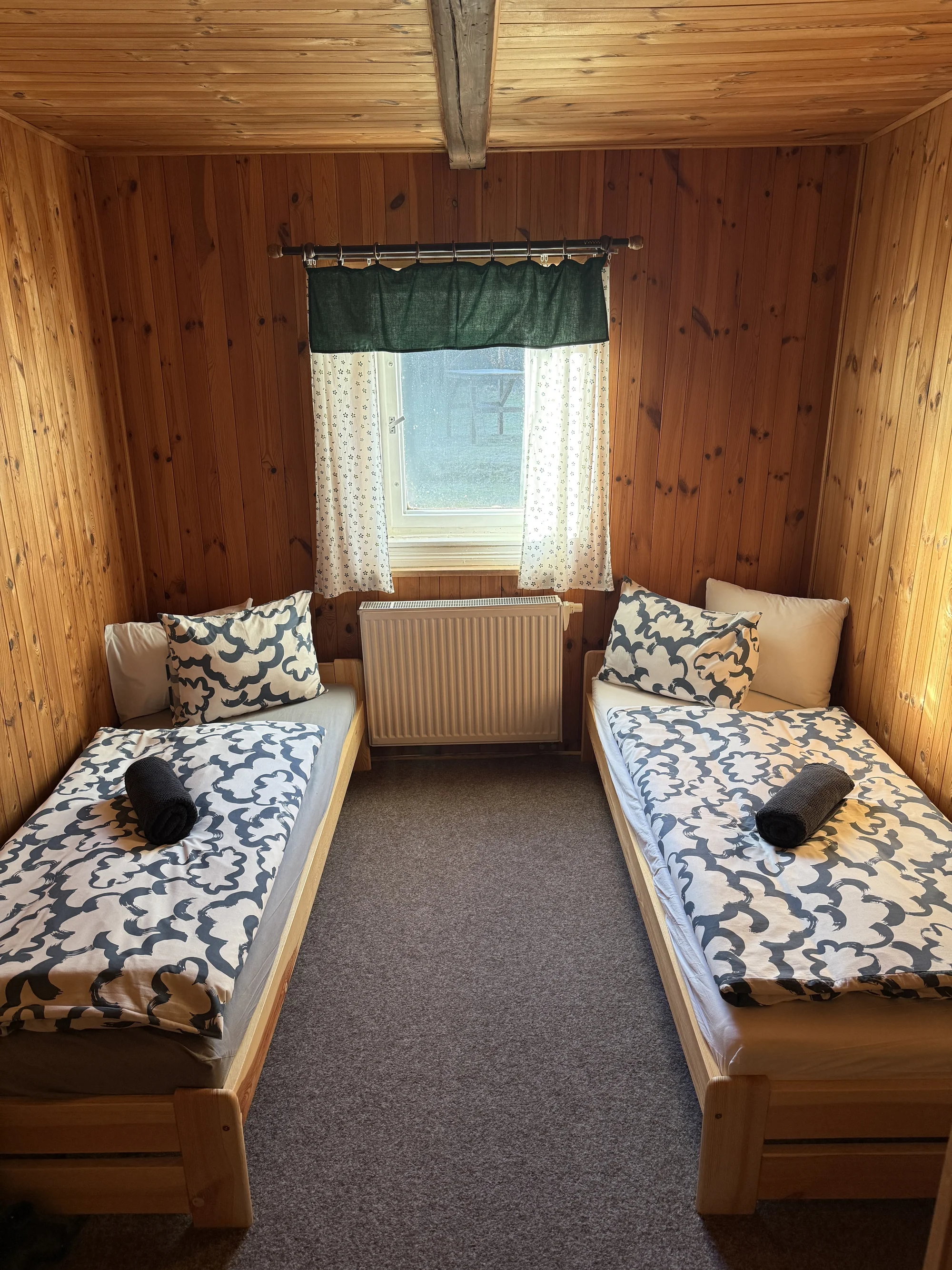 Tradiční horská chata v Peci pod Sněžkou: pobyt se snídaní, trasy pro skialpinisty