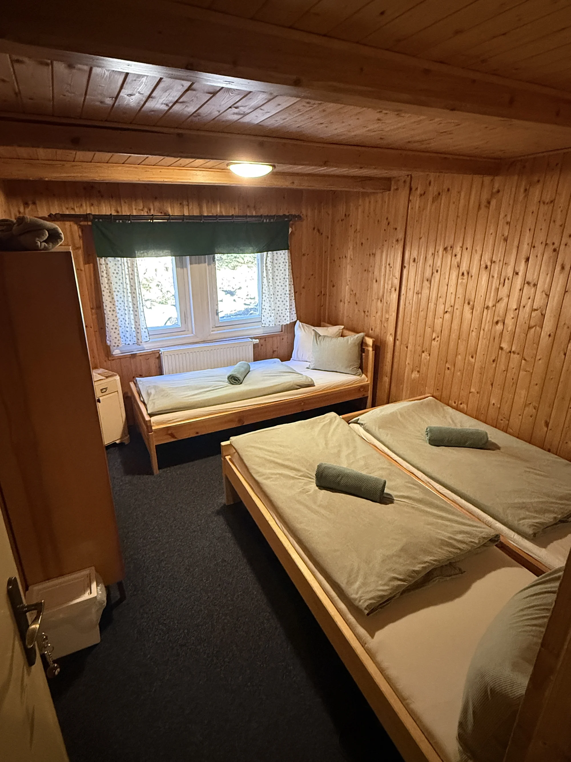 Tradiční horská chata v Peci pod Sněžkou: pobyt se snídaní, trasy pro skialpinisty