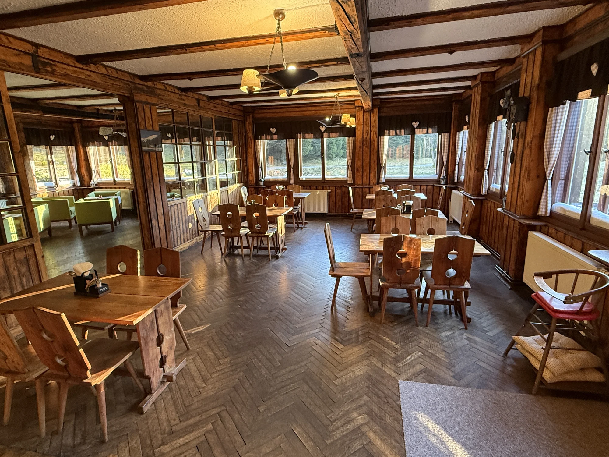 Tradiční horská chata v Peci pod Sněžkou: pobyt se snídaní, trasy pro skialpinisty