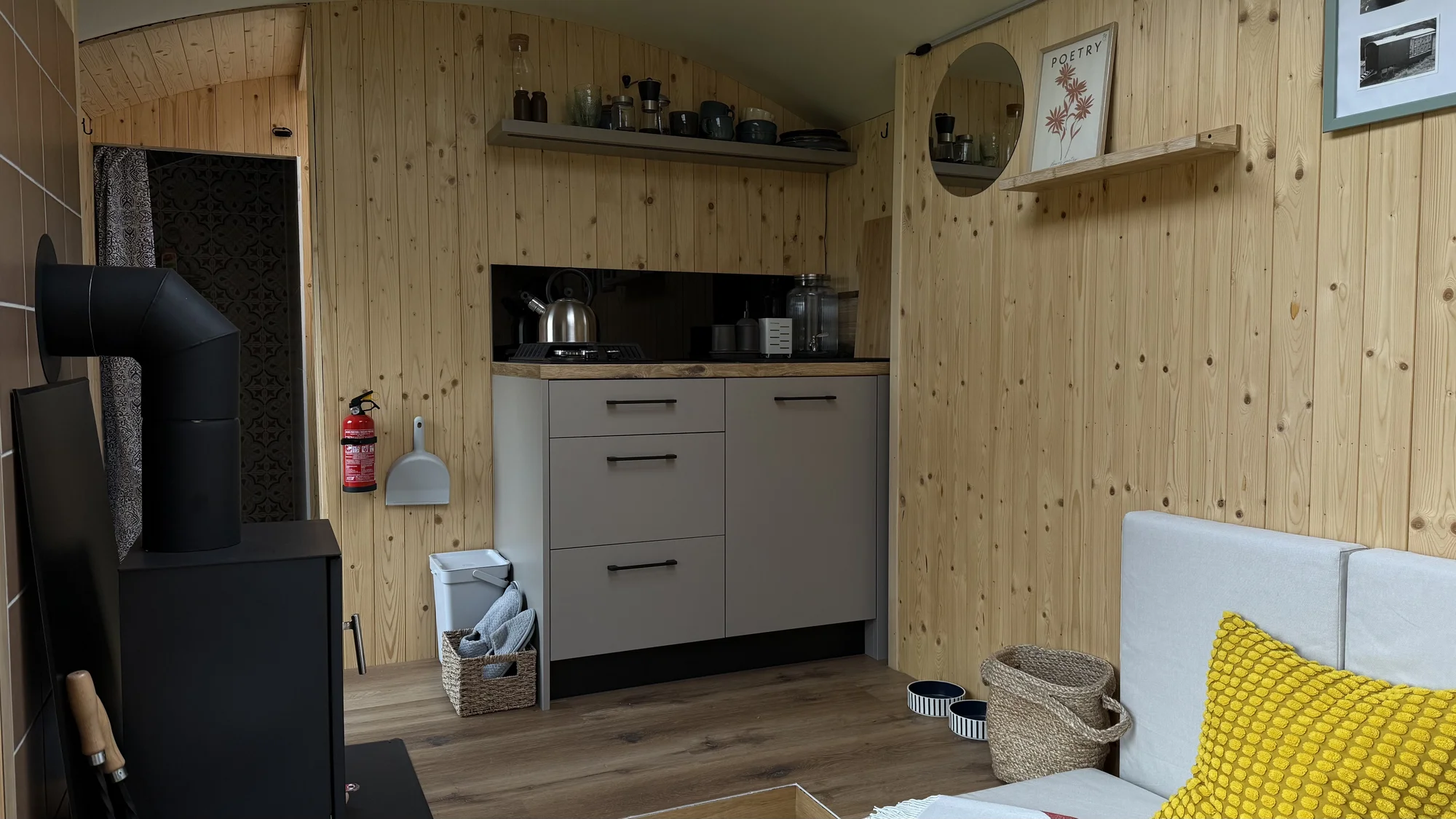 Romantika uprostřed moravské přírody: útulná maringotka s veškerým zázemím