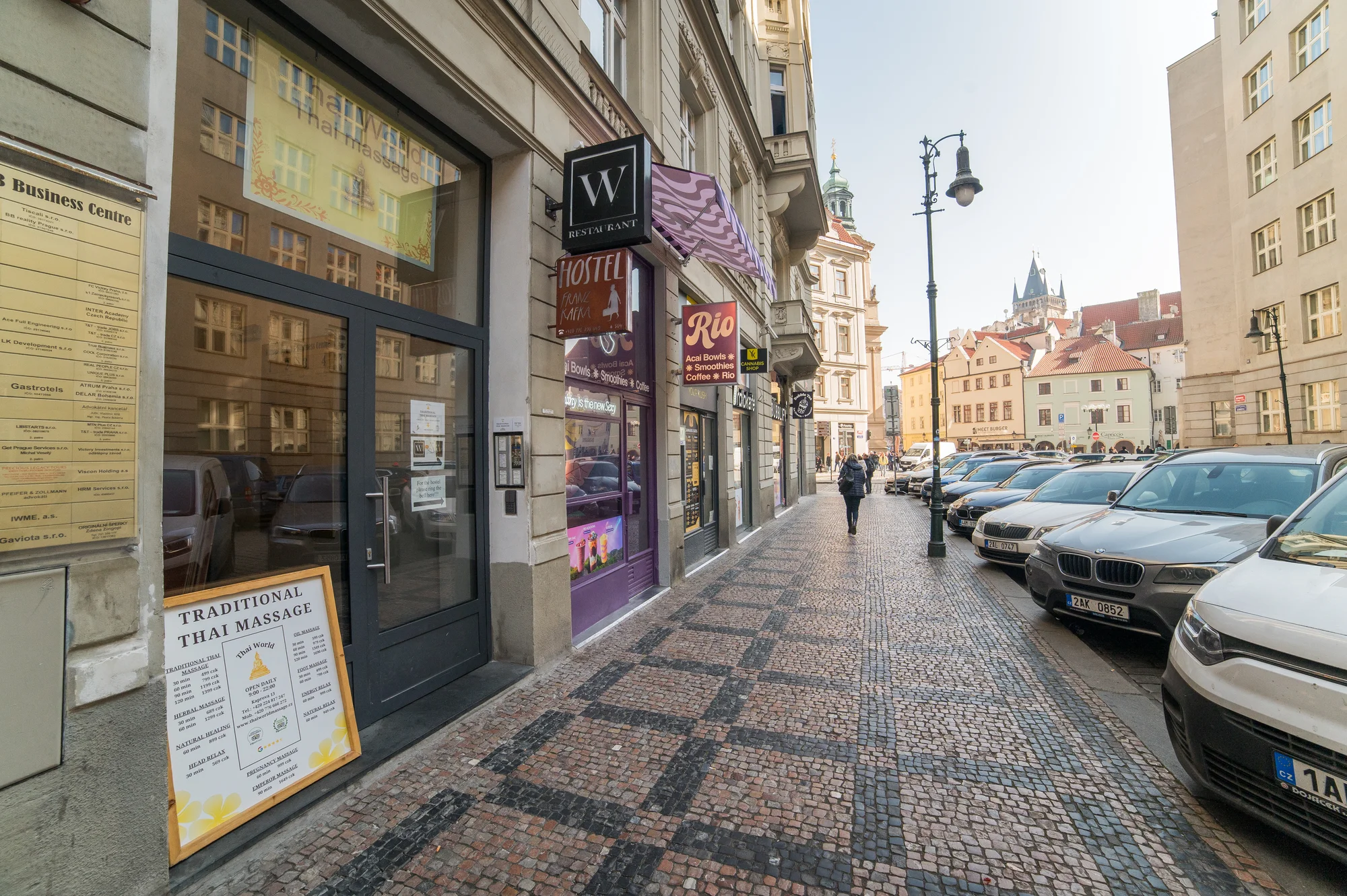 Zasloužený relax: masáž ramen, šíje, hlavy a obličeje i bylinná či reflexní, 30–60 minut