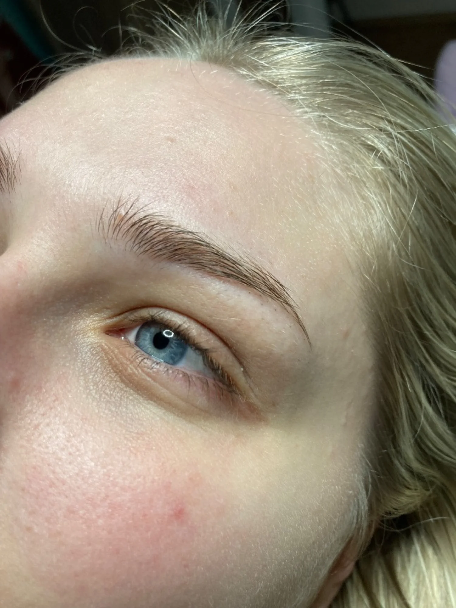 Přirozeně krásný pohled: laminace obočí nebo řas včetně barvení