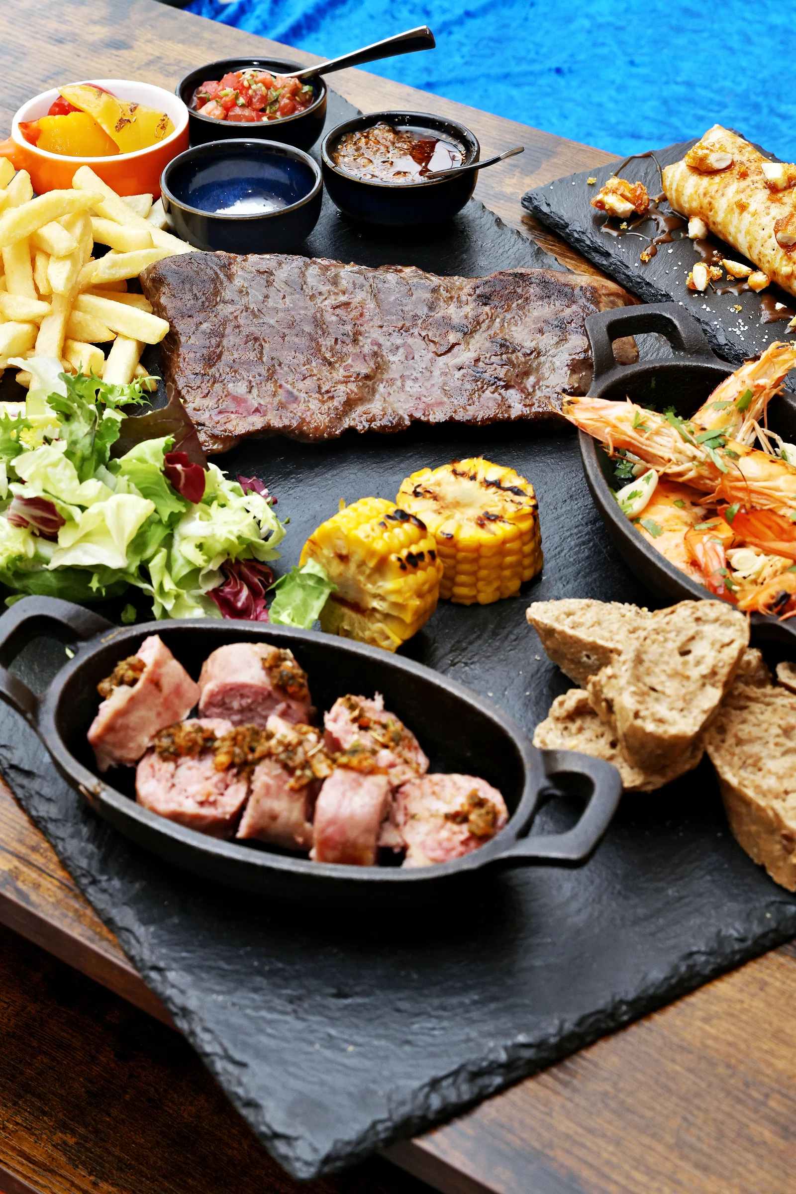 Autentický kulinářský zážitek plný grilu: argentinské asado menu s flank steakem, provoletou a vínem