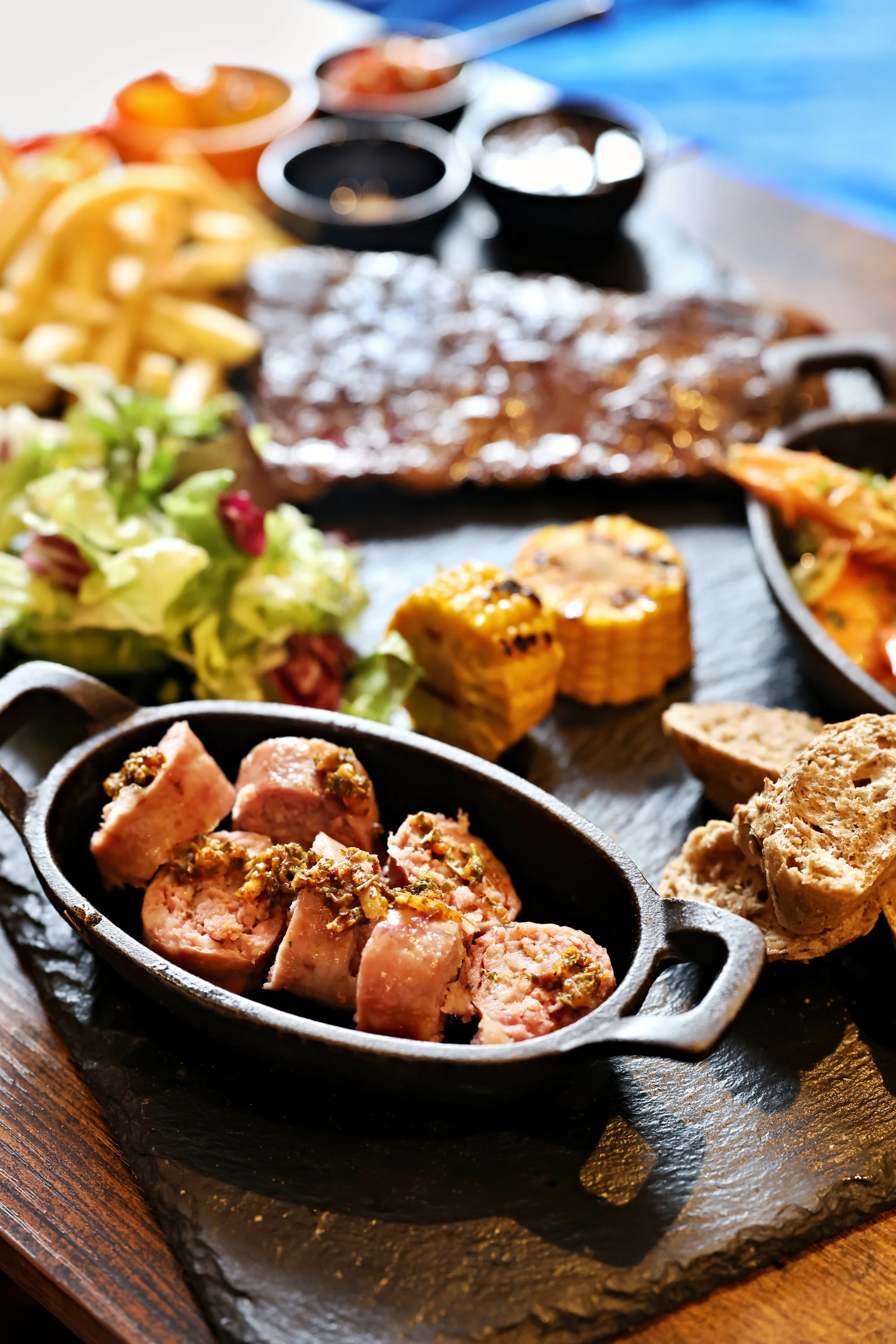 Autentický kulinářský zážitek plný grilu: argentinské asado menu s flank steakem, provoletou a vínem