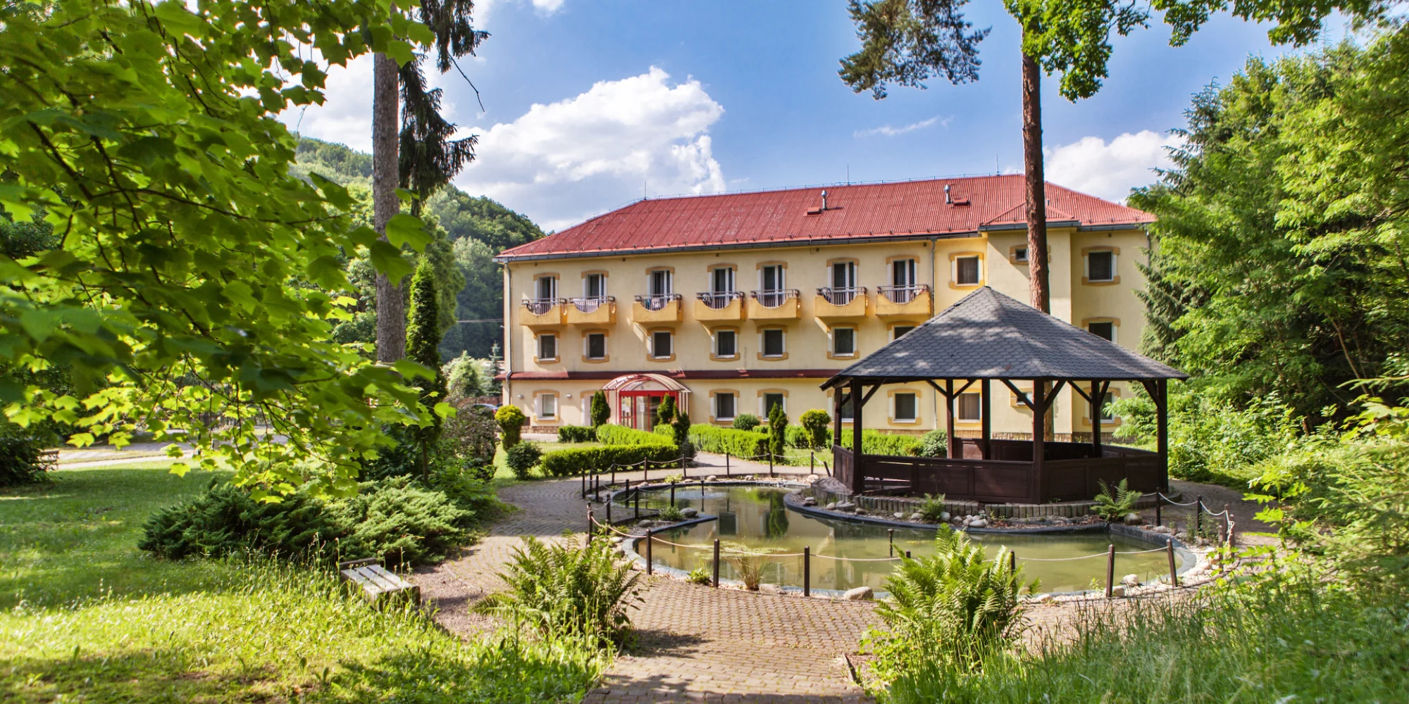 Fantastický odpočinek v lázních Sklené Teplice: ubytování se stravou a lázeňskými procedurami