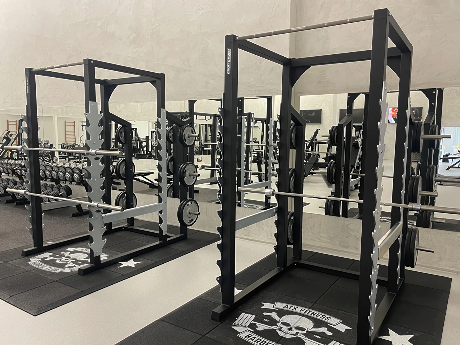 Individuální fitness trénink s osobním trenérem: diagnostika, korekční cvičení, iontový nápoj