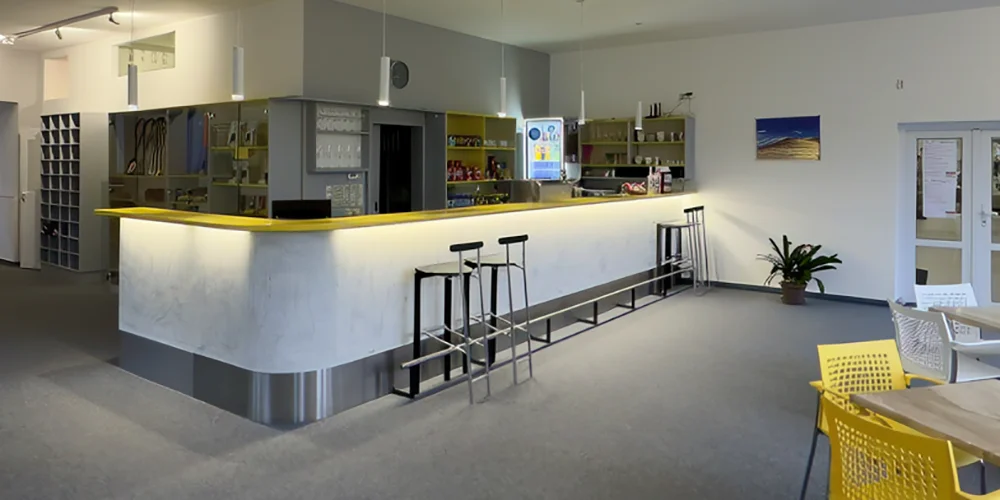 Individuální fitness trénink s osobním trenérem: diagnostika, korekční cvičení, iontový nápoj