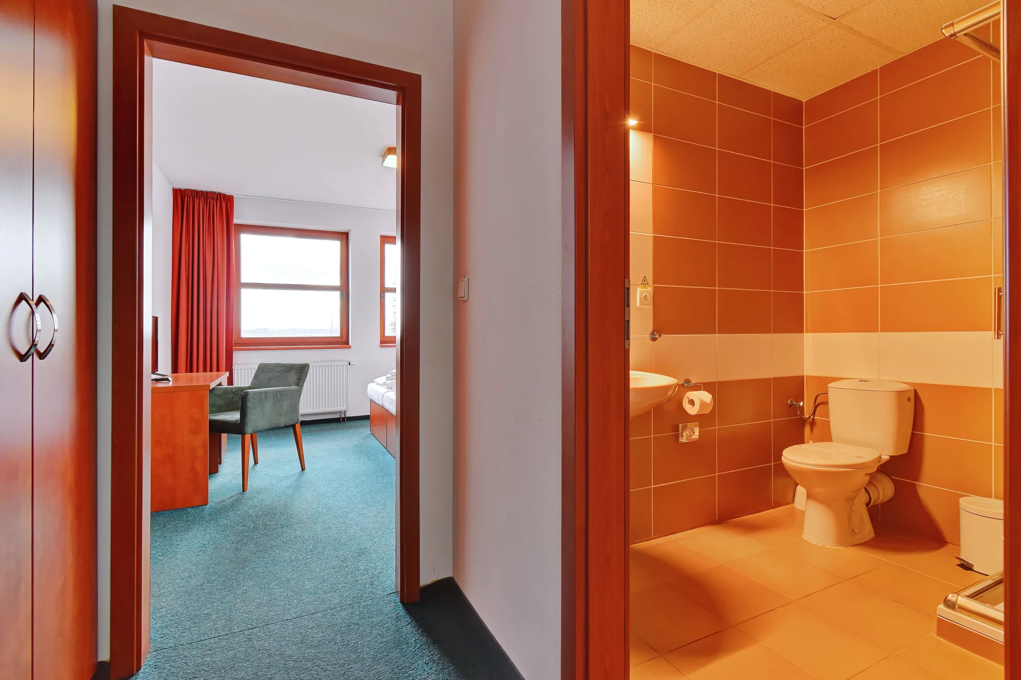 Hotel na kraji Prahy: noc pro dva nebo pobyt pro rodinu i s bowlingem a aquaparkem