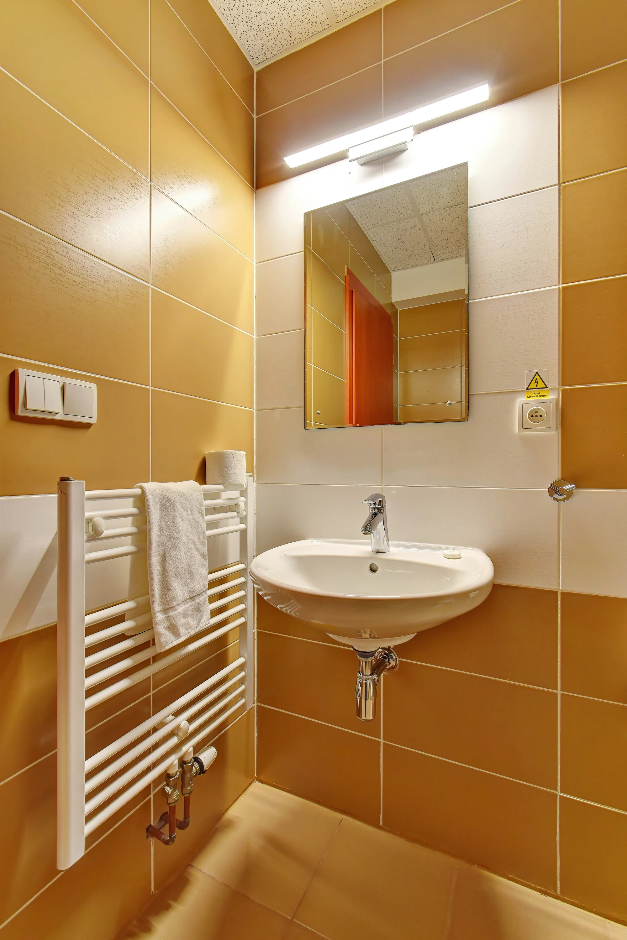 Hotel na kraji Prahy: noc pro dva nebo pobyt pro rodinu i s bowlingem a aquaparkem