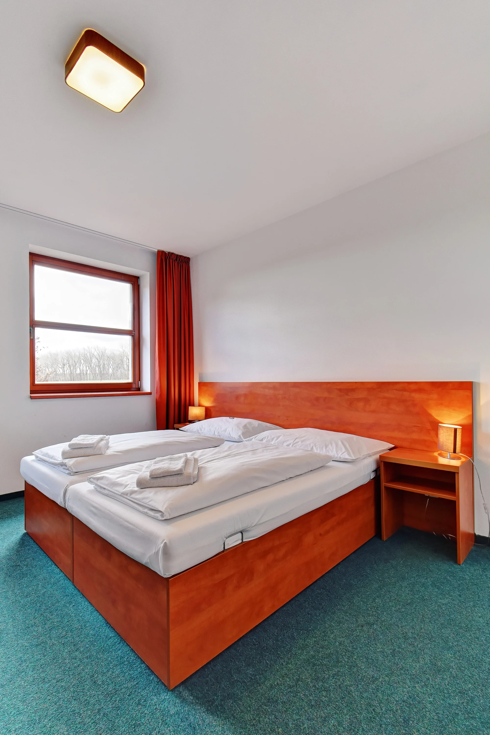 Hotel na kraji Prahy: noc pro dva nebo pobyt pro rodinu i s bowlingem a aquaparkem