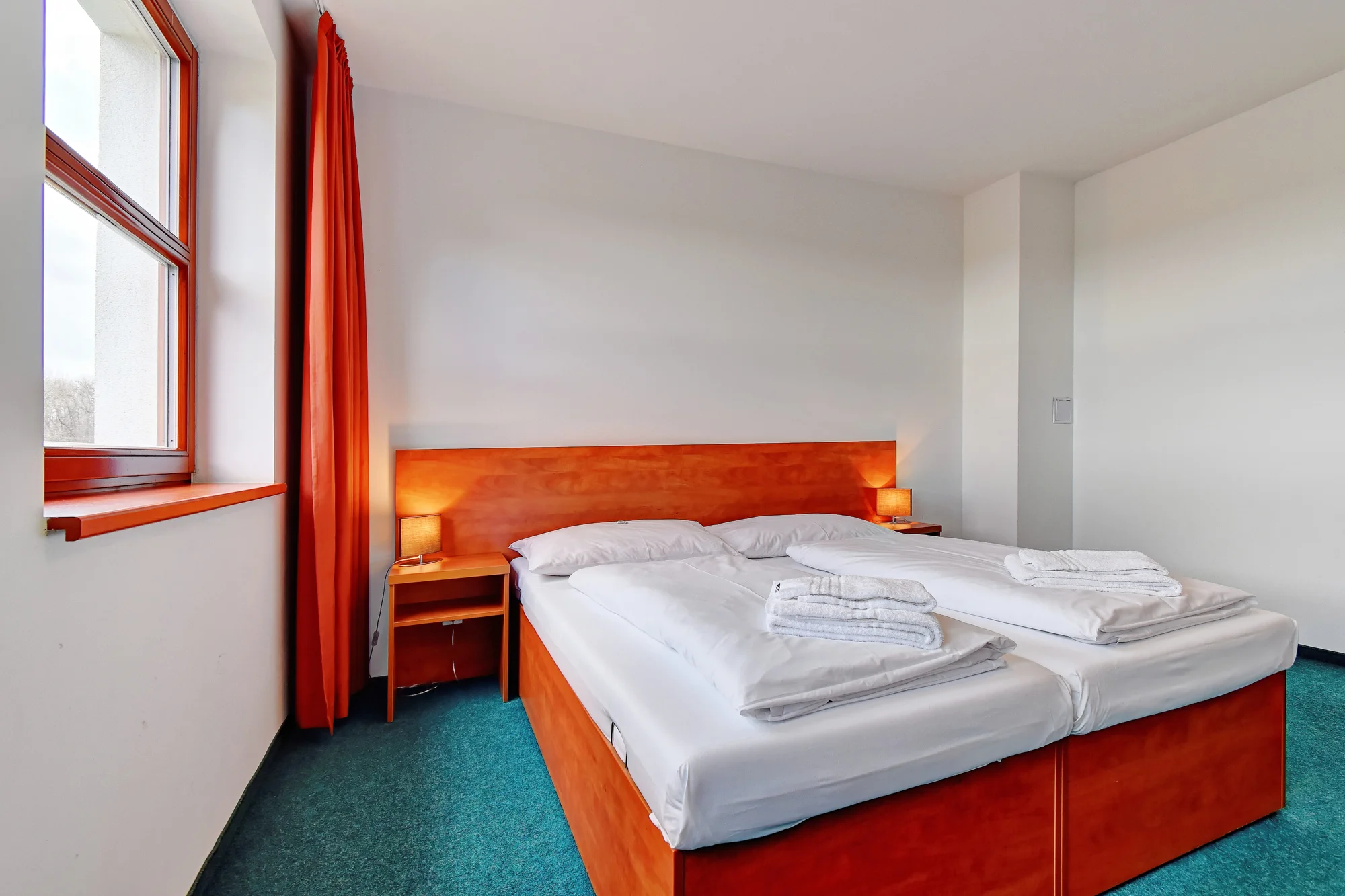 Hotel na kraji Prahy: noc pro dva nebo pobyt pro rodinu i s bowlingem a aquaparkem