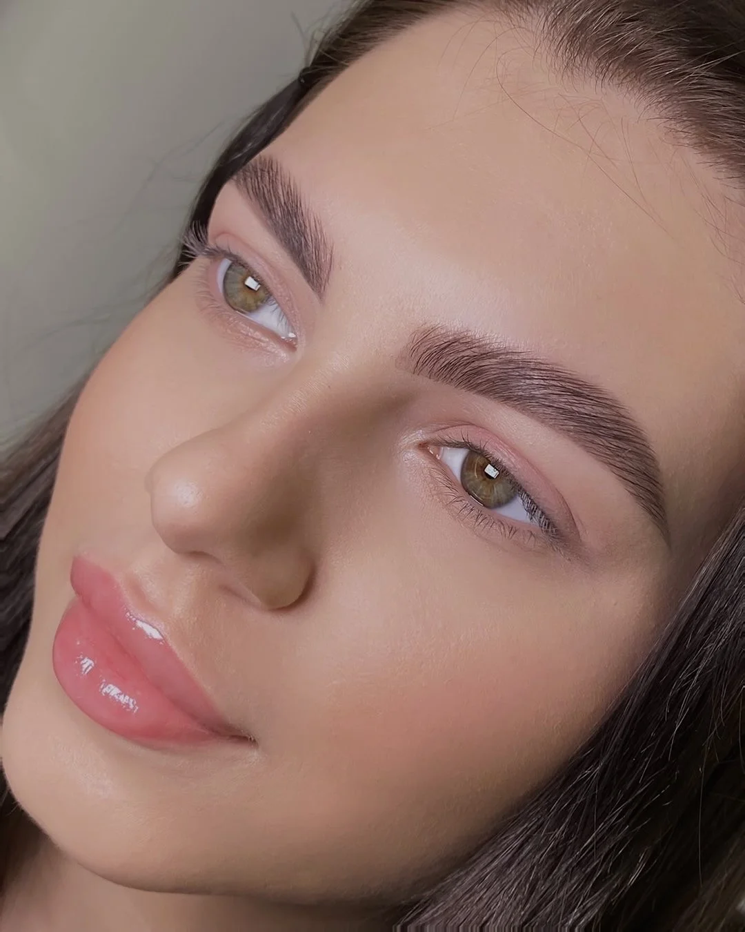 Krásné řasy a obočí: lash lifting nebo laminace obočí i s barvením