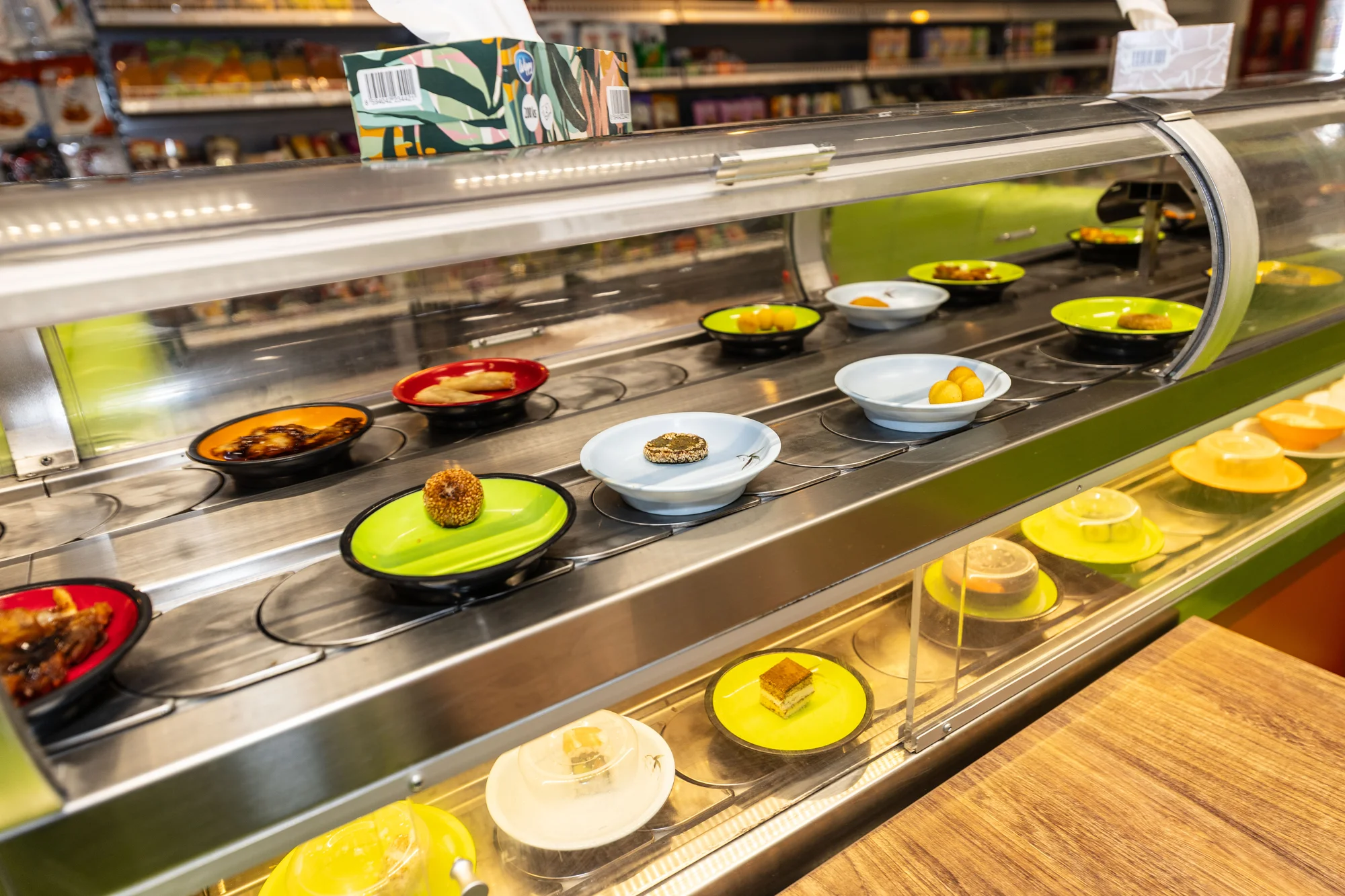 Running sushi: neomezené hodování i nealkoholické nápoje pro 1 osobu