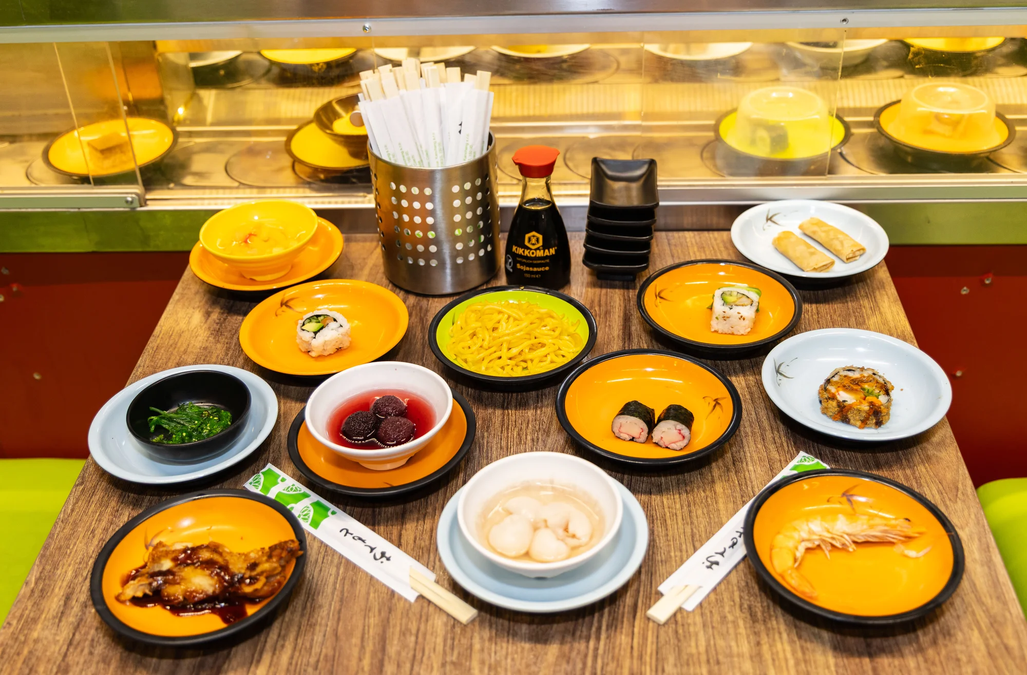 Running sushi: neomezené hodování i nealkoholické nápoje pro 1 osobu