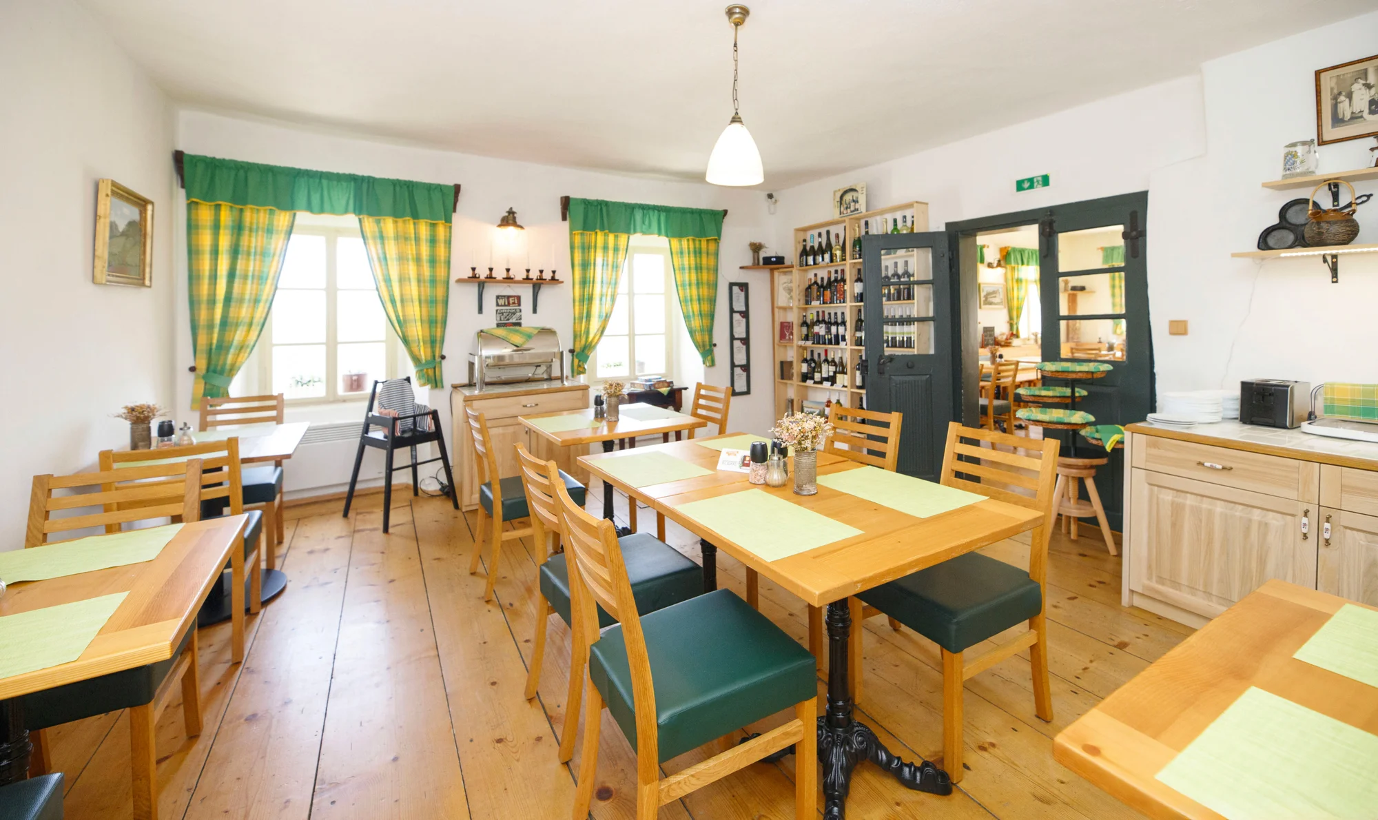 Pobyt v srdci Šumavy: krásný horský hotel se snídaní i možností wellness