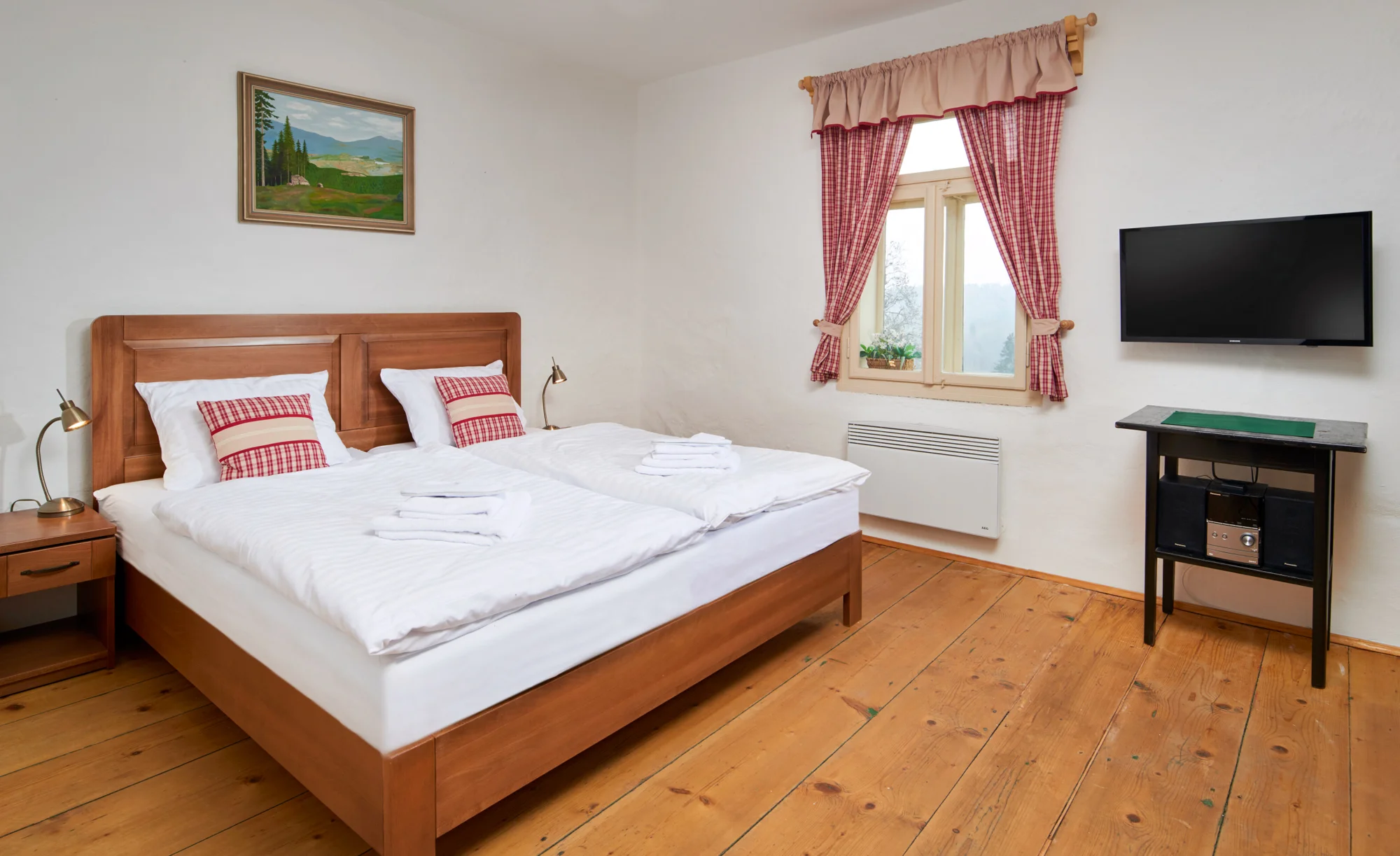 Pobyt v srdci Šumavy: krásný horský hotel se snídaní i možností wellness