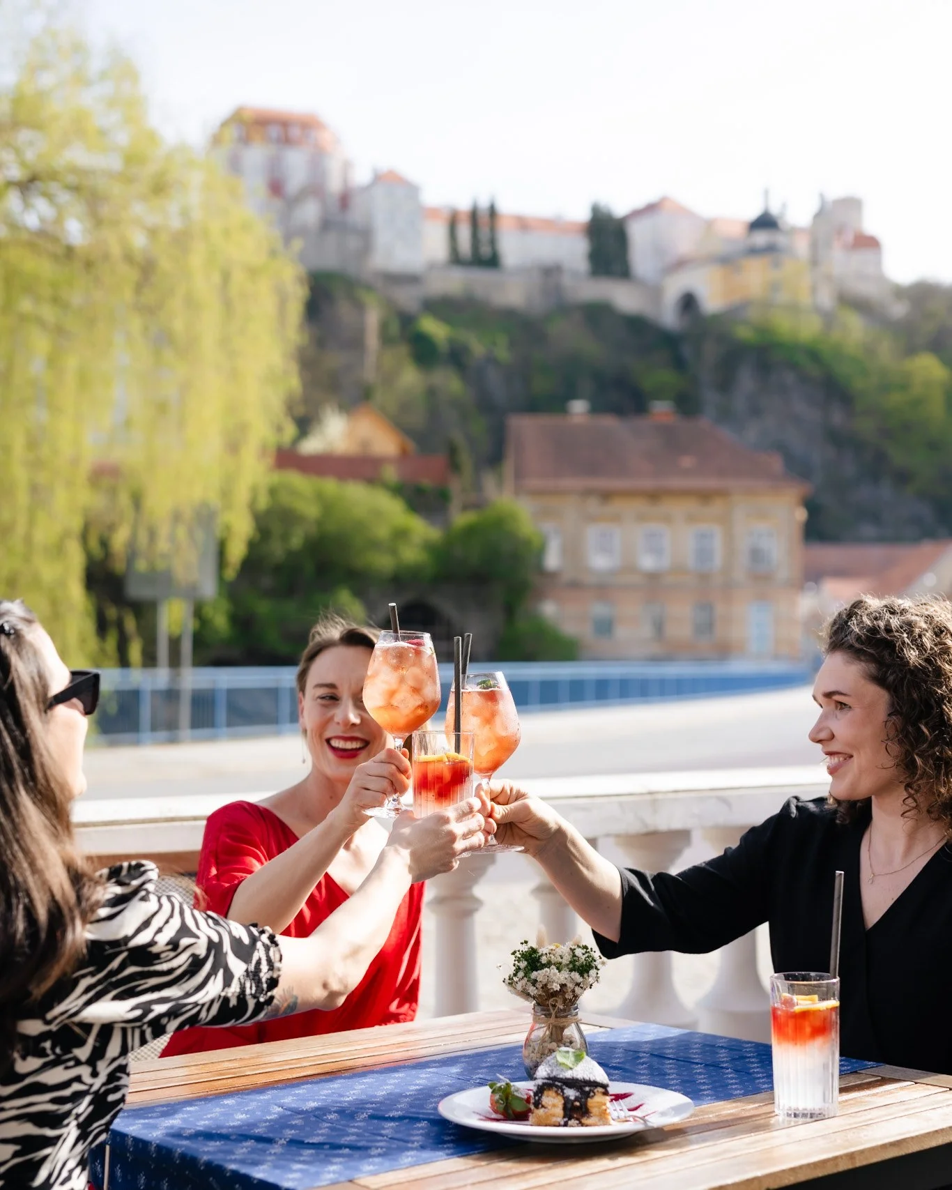 Hotel ve Vranově nad Dyjí: originální design, restaurace a zámek na dosah