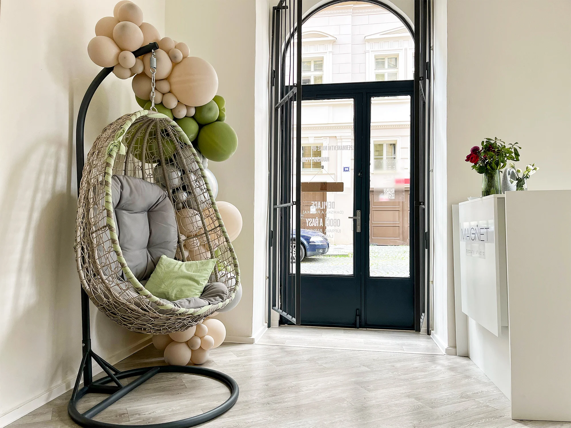 Perfektně upravená i bez líčidel: permanentní make-up obočí, očních linek či rtů, 60 minut