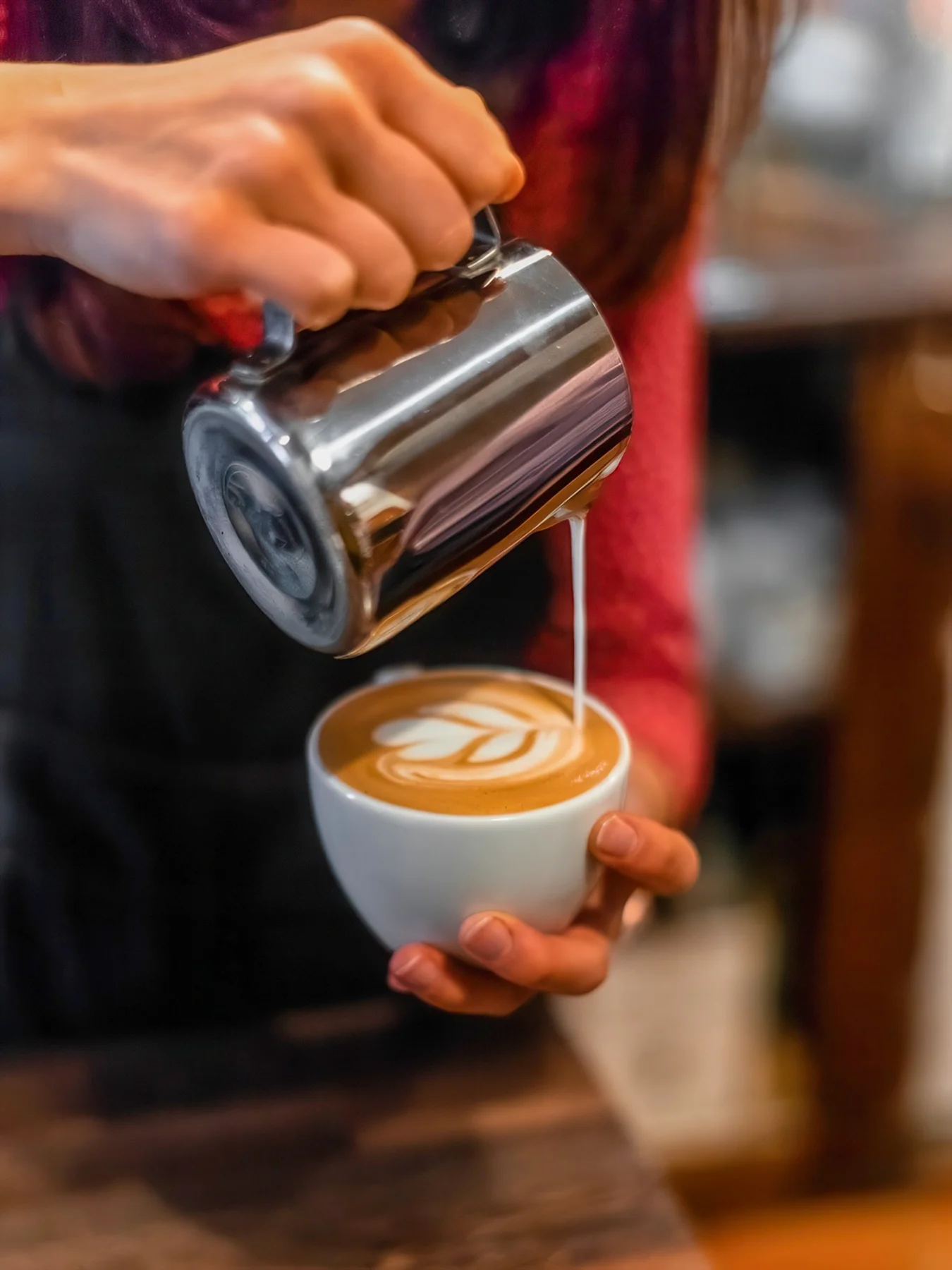 Praktické kávové kurzy pro domácí i profi baristy: základy espressa, latte art, filtr i senzorika