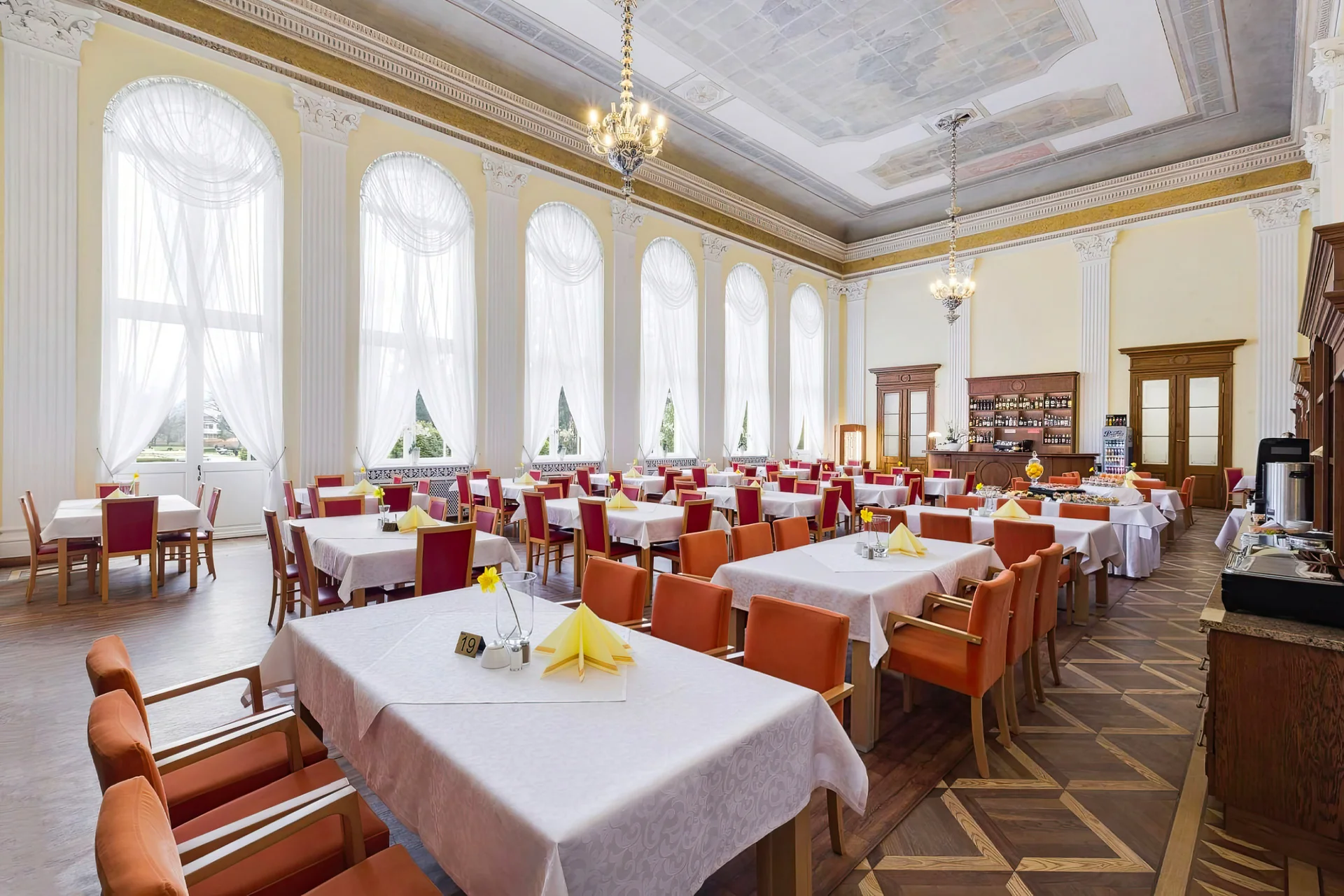 Pobyt v Jelení Hoře přímo v lázeňském parku: snídaně i vstup do wellness