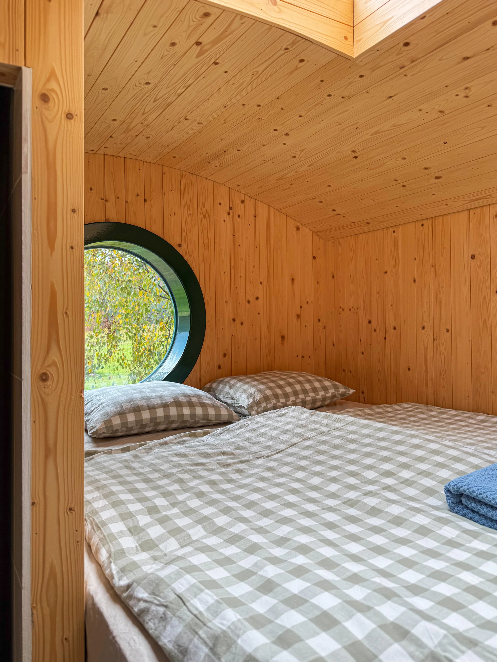 Romantika uprostřed moravské přírody: útulná maringotka s veškerým zázemím