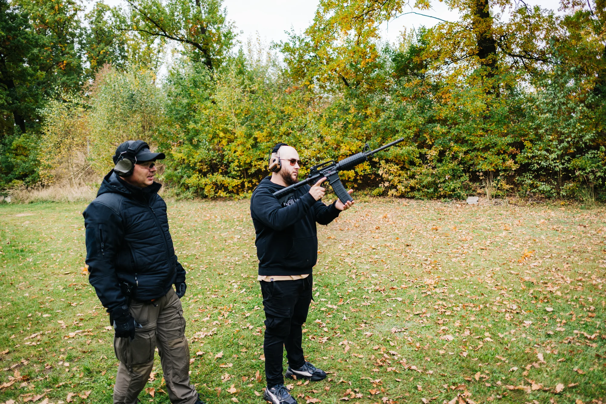 Dynamická zážitková střelba z krátkých i dlouhých zbraní, 114 výstřelů, 2–3 hodiny