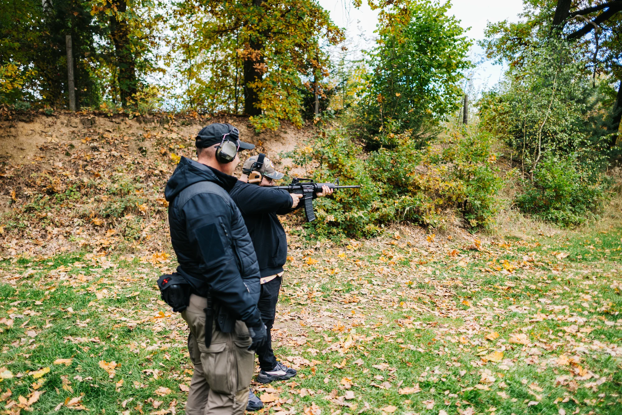 Dynamická zážitková střelba z krátkých i dlouhých zbraní, 114 výstřelů, 2–3 hodiny