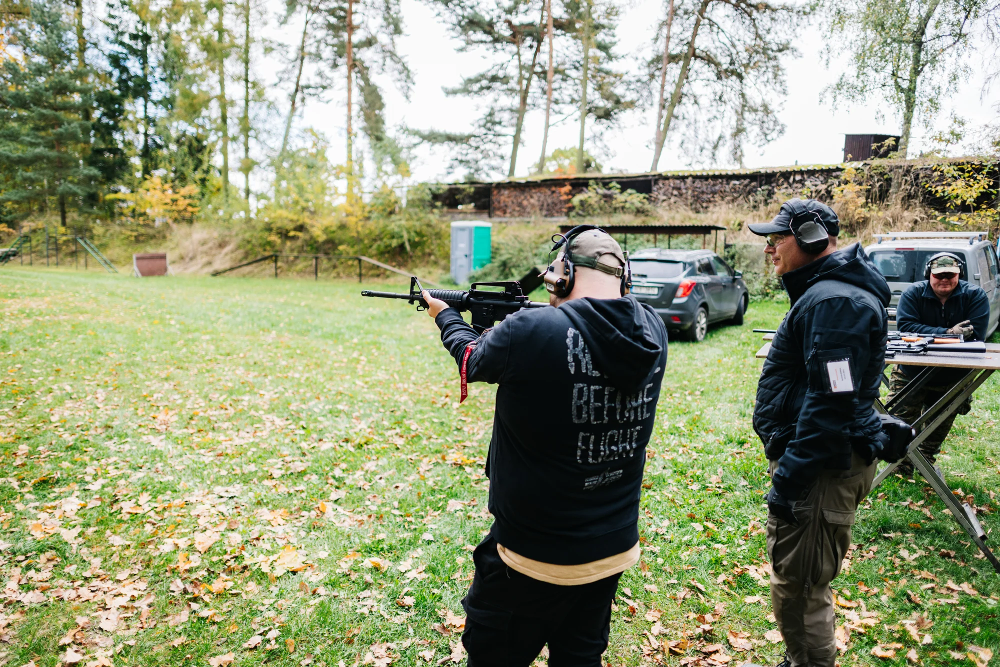 Dynamická zážitková střelba z krátkých i dlouhých zbraní, 114 výstřelů, 2–3 hodiny