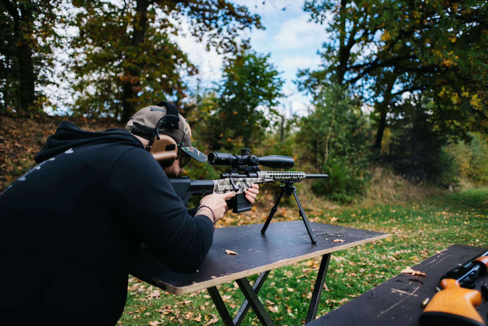 Dynamická zážitková střelba z krátkých i dlouhých zbraní, 114 výstřelů, 2–3 hodiny