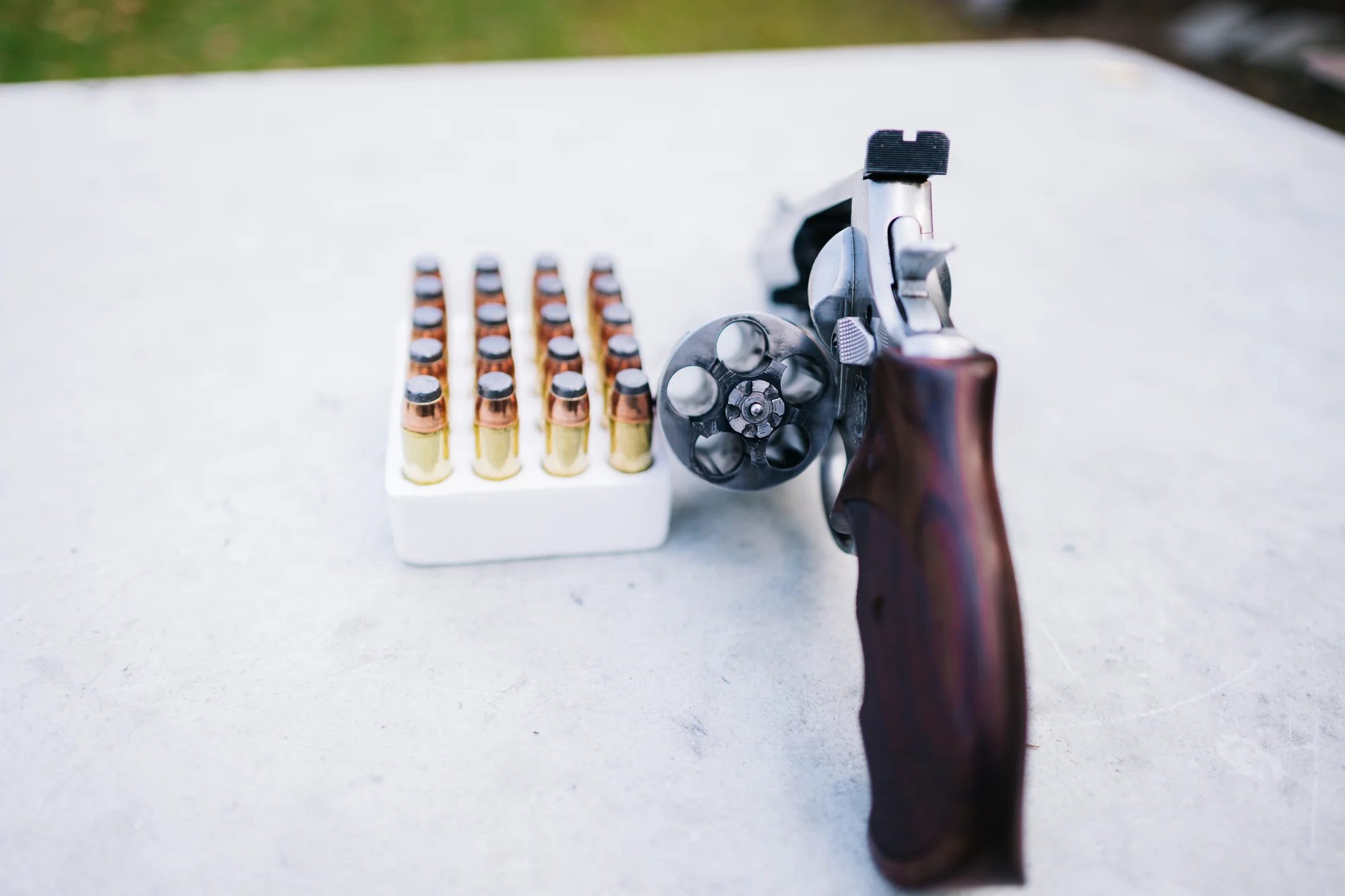 Dynamická zážitková střelba z krátkých i dlouhých zbraní, 114 výstřelů, 2–3 hodiny