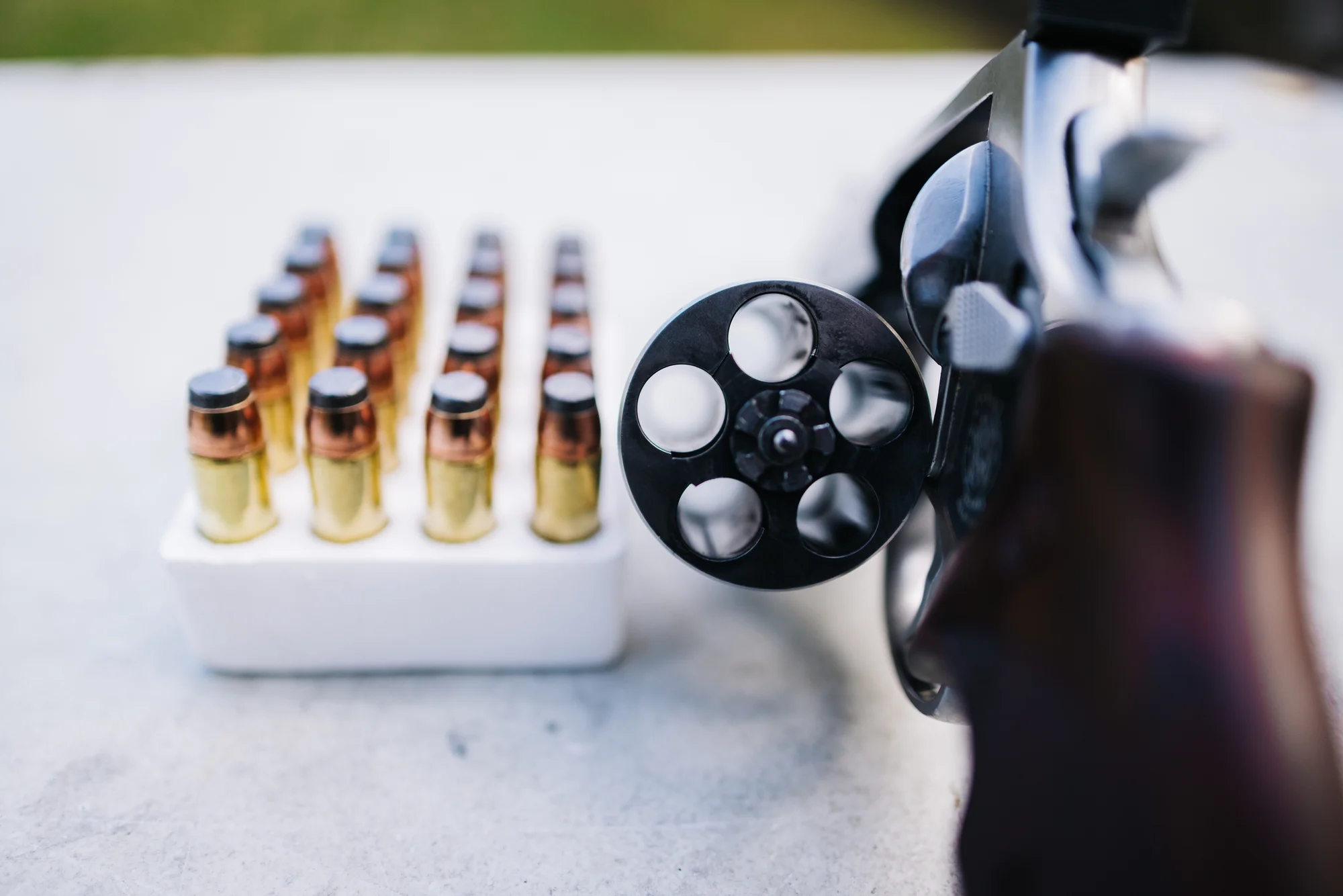 Dynamická zážitková střelba z krátkých i dlouhých zbraní, 114 výstřelů, 2–3 hodiny