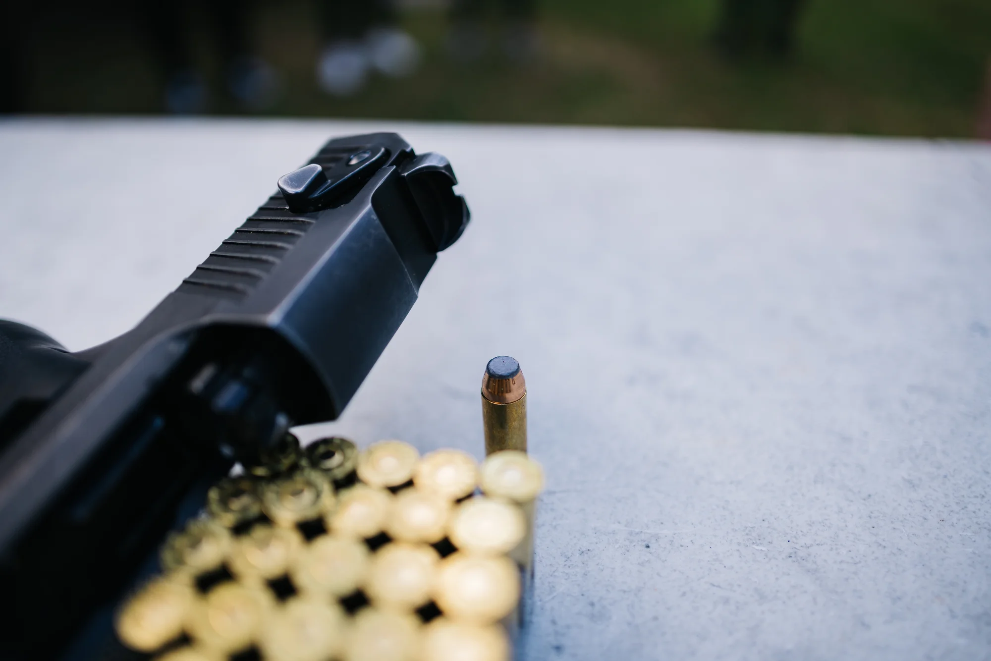 Dynamická zážitková střelba z krátkých i dlouhých zbraní, 114 výstřelů, 2–3 hodiny