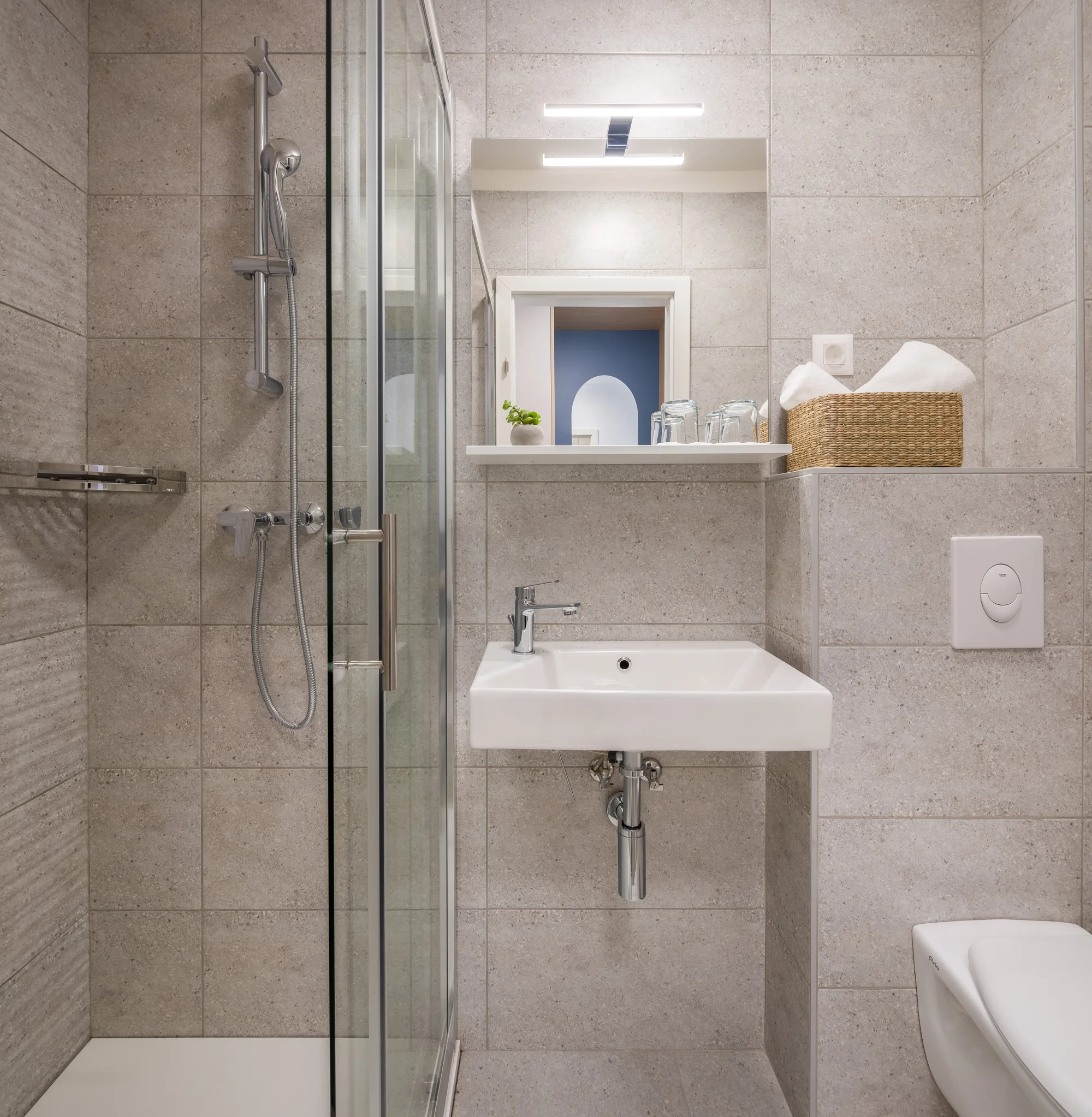 Dovolená v Bašce Vodě se snídaní či polopenzí plus, resort hned u pláže