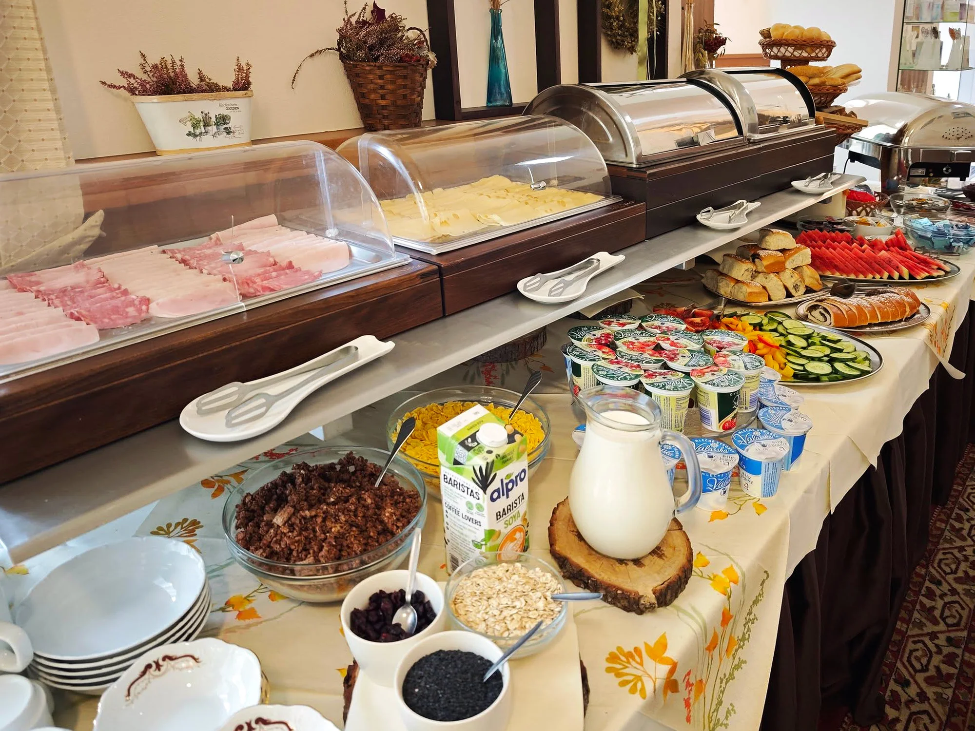 Pobyt na Zámku Křtiny v Moravském krasu: snídaně nebo polopenze i romantická večeře