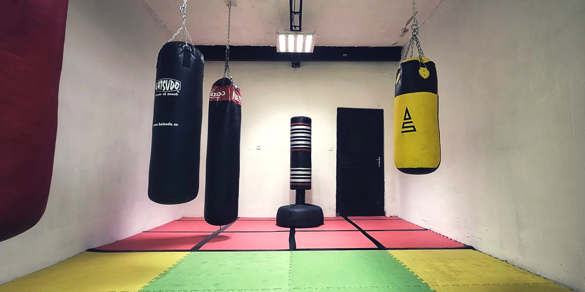 Soukromý trénink či 5 skupinových lekcí: MMA, box, jiu-jitsu, kruháč a další