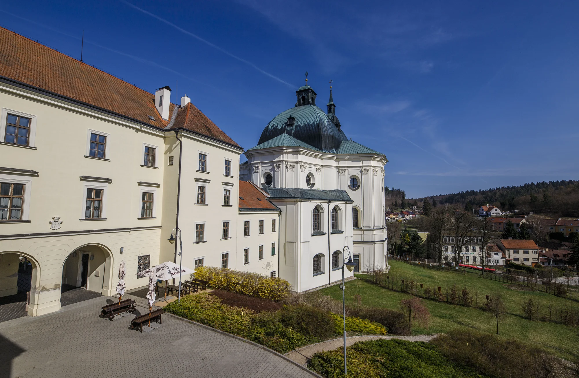Pobyt na Zámku Křtiny v Moravském krasu: snídaně nebo polopenze i romantická večeře