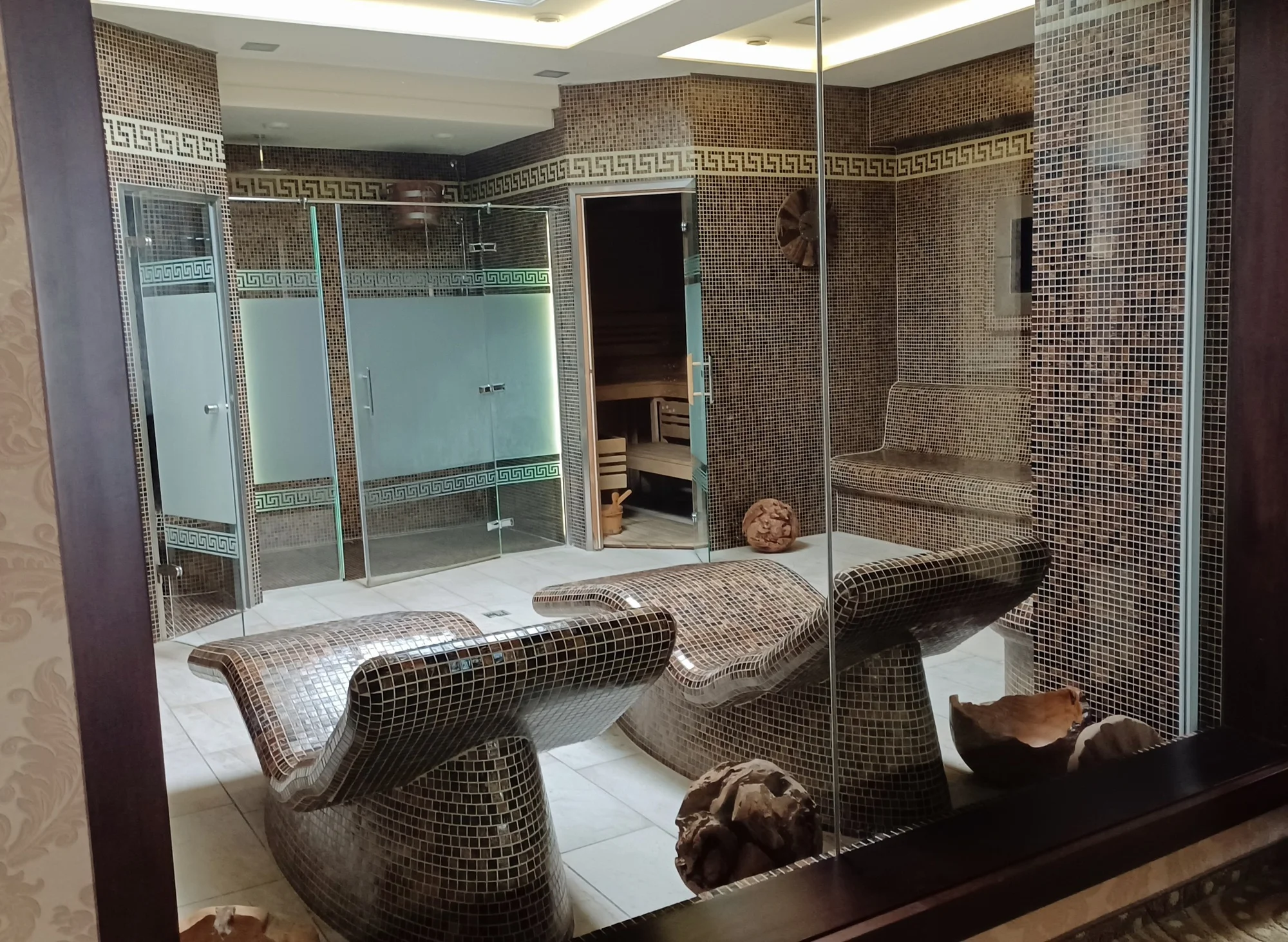 4* hotel ve Varech: skvělé jídlo, masáž, sauna i soukromé využití kina