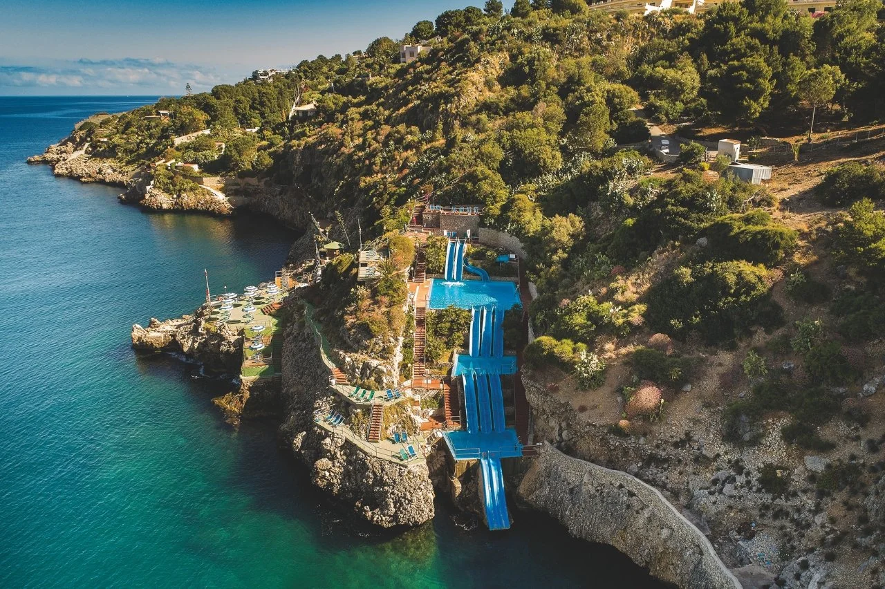 Sicílie: 4* hotel s vodním parkem, strava dle výběru od snídaní po all inclusive