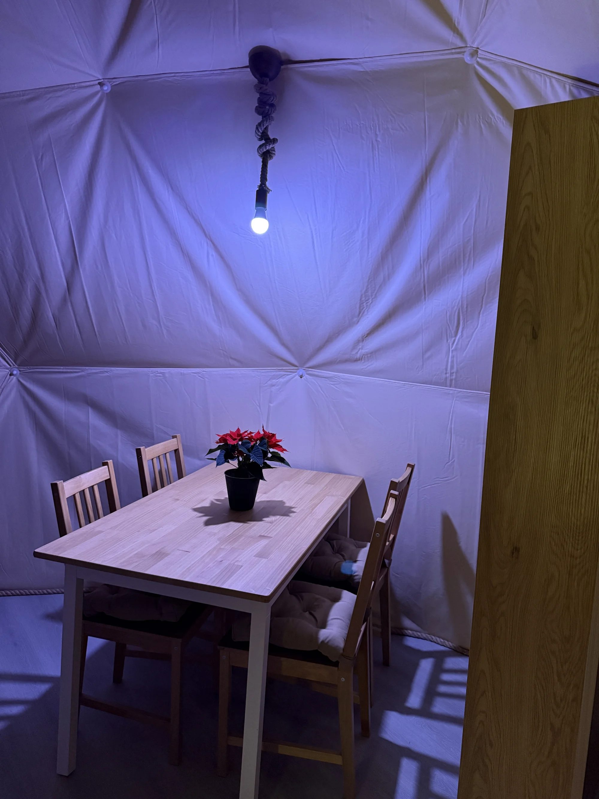 Glamping v Krušných horách: komfortně vybavený stan se saunou