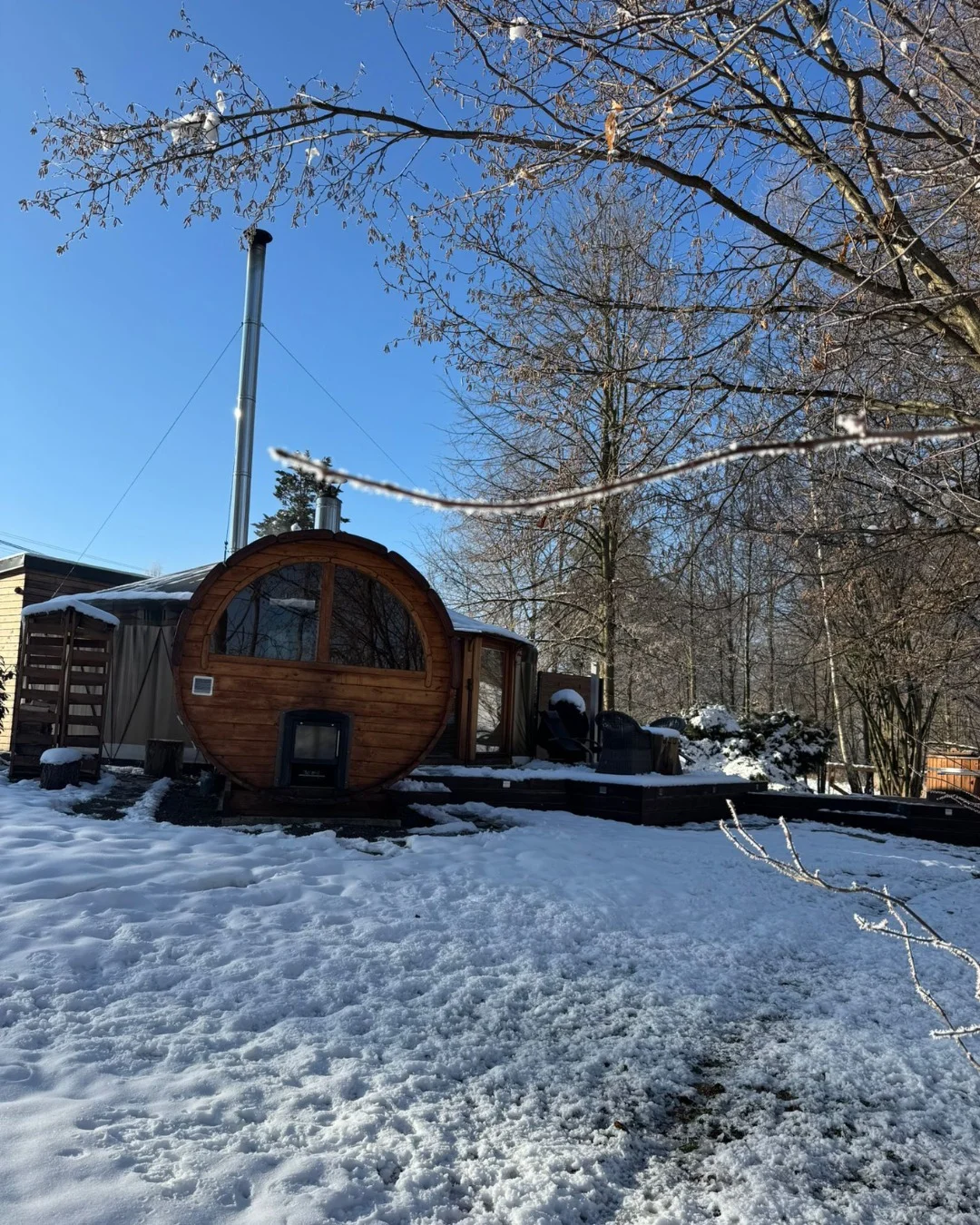 Relax v podhůří Beskyd: pobyt v moderní jurtě s privátní saunou a snídaní až pro 4 osoby