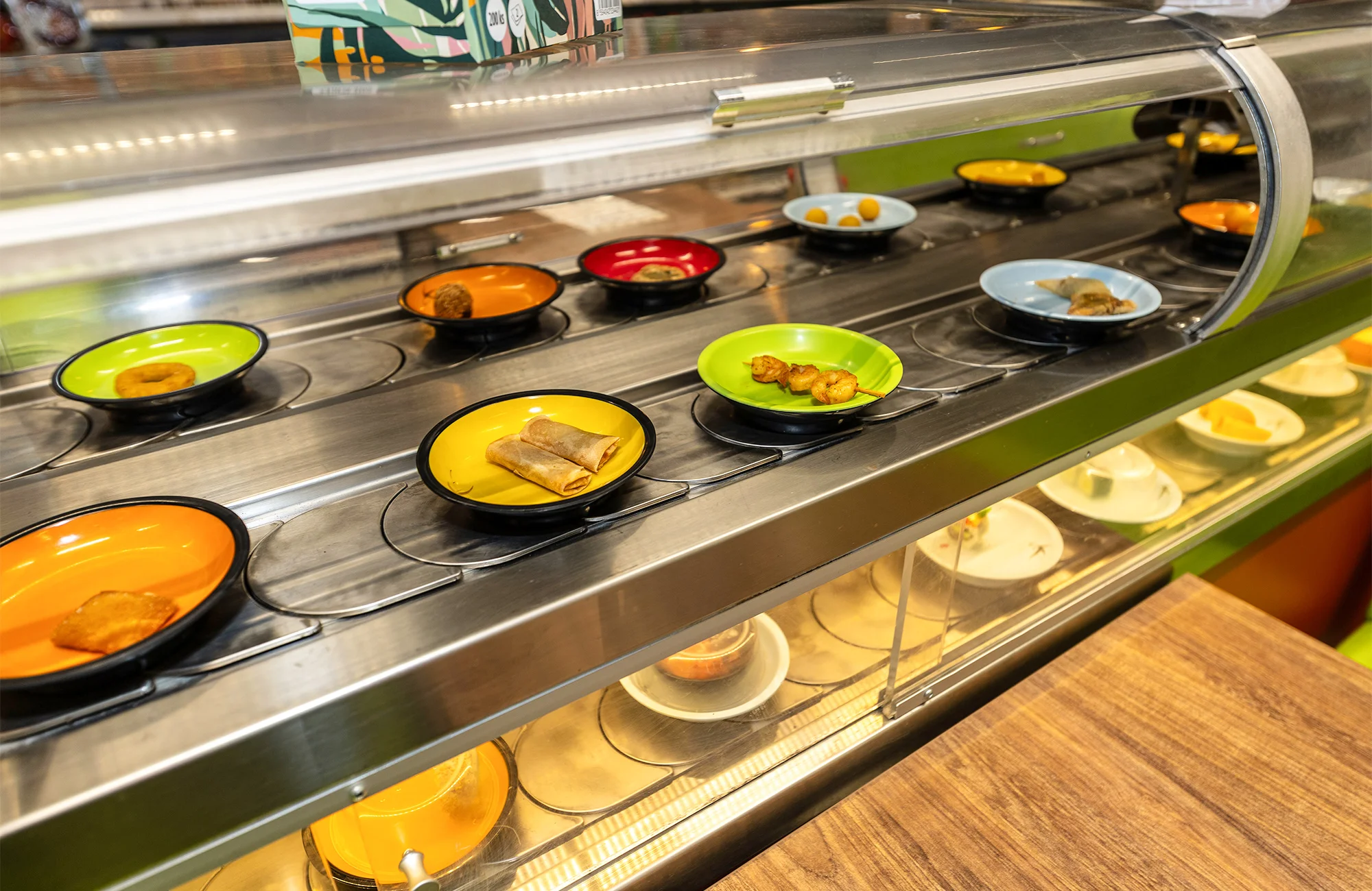 Running sushi: neomezené hodování i nealkoholické nápoje pro 1 osobu