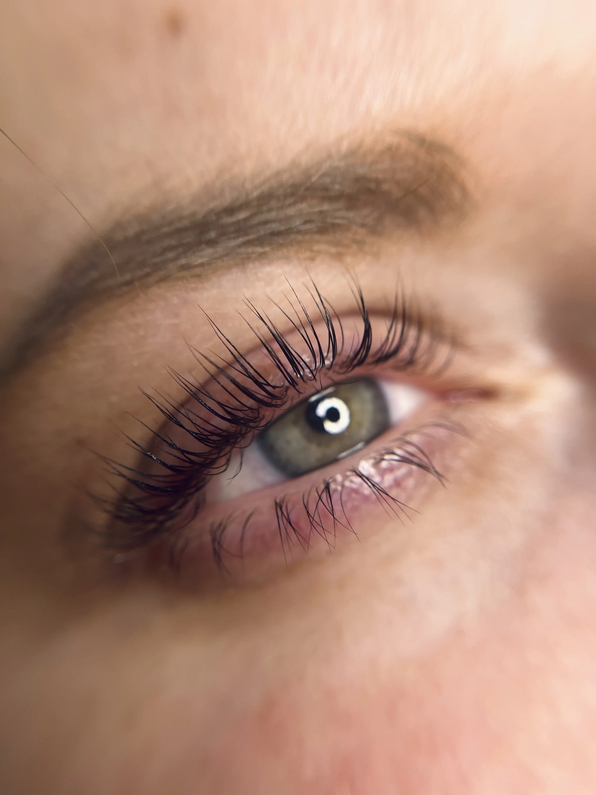 Otevřené vouchery na permanentní make-up i laminaci řas a obočí