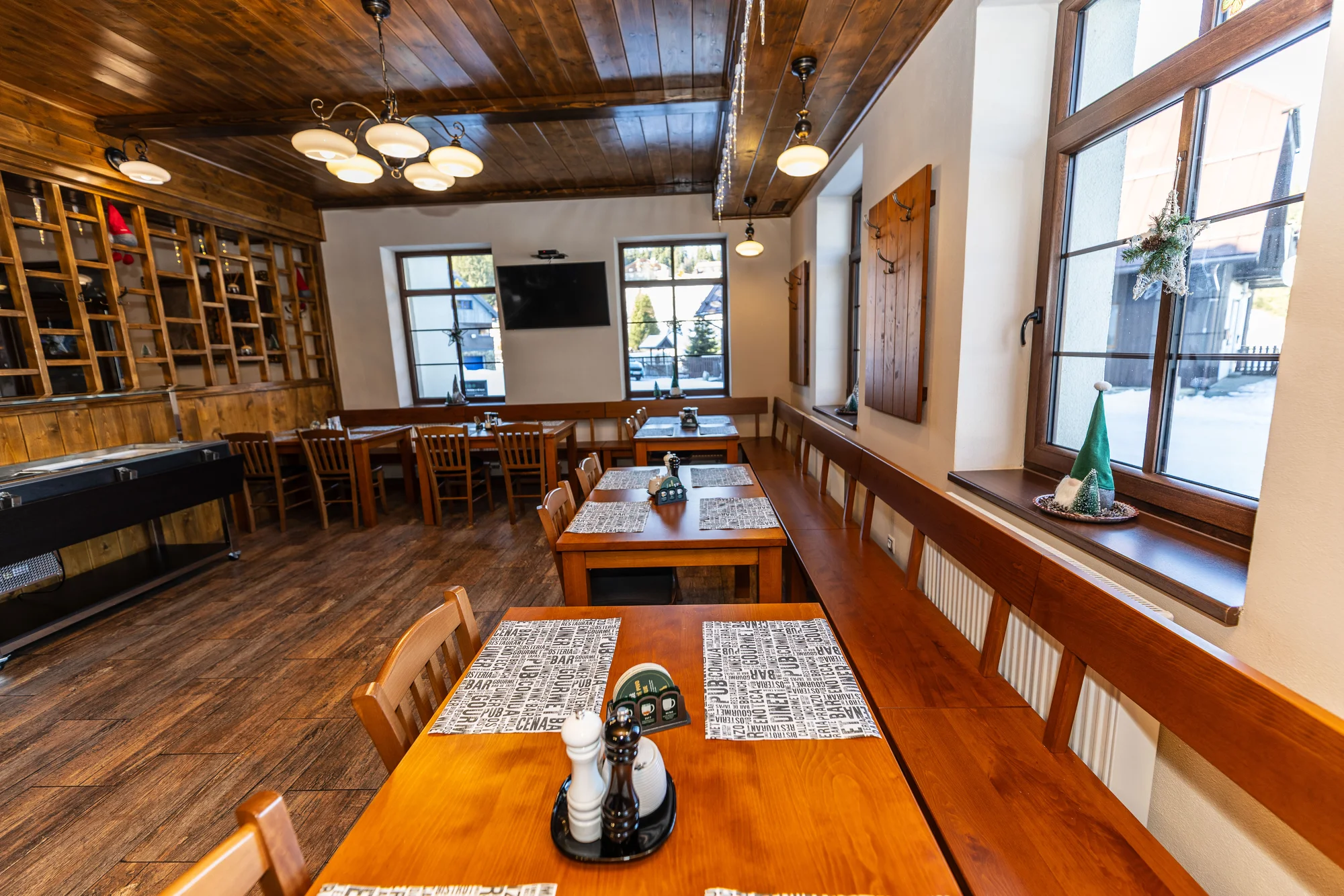 Pobyt v příjemné chatě v srdci Šumavy: polopenze i káva a zákusek