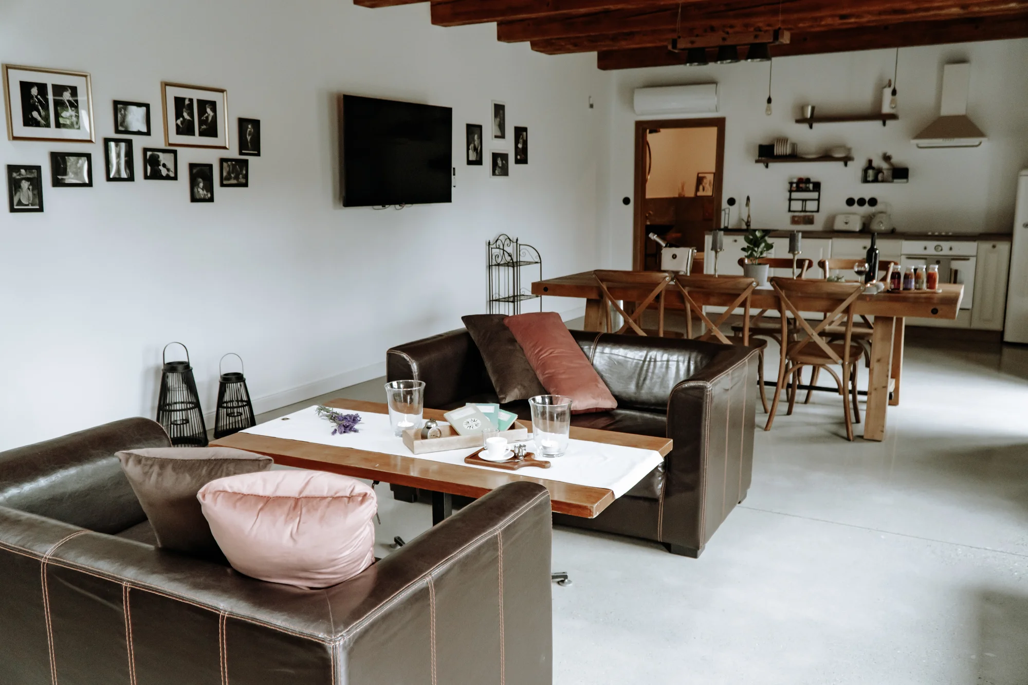 Pobyt v domě Hany Hegerové s degustací jejích oblíbených pokrmů, vstupem do Thermal Nesvady či zážitkovým vařením