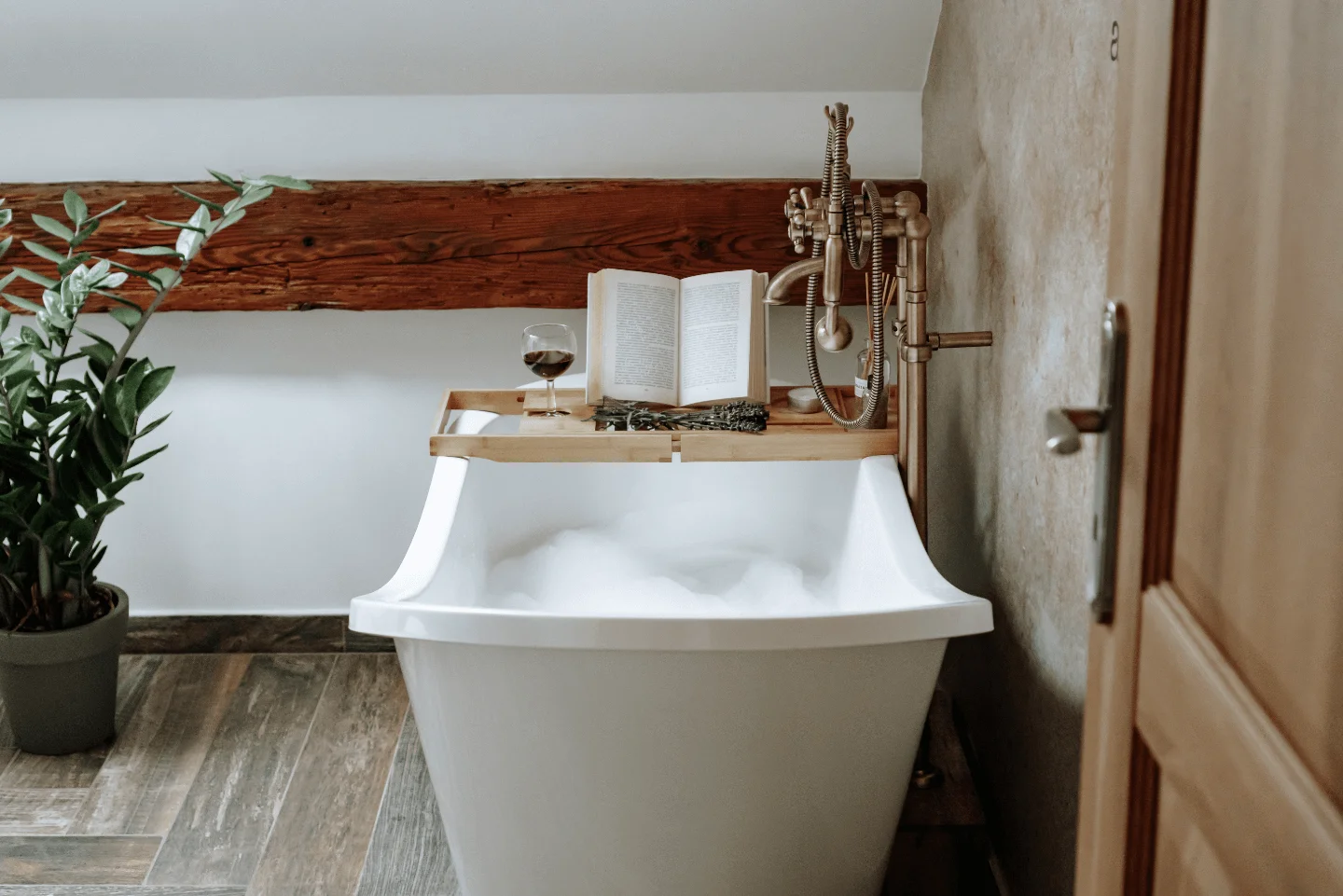 Pobyt v domě Hany Hegerové s degustací jejích oblíbených pokrmů, vstupem do Thermal Nesvady či zážitkovým vařením